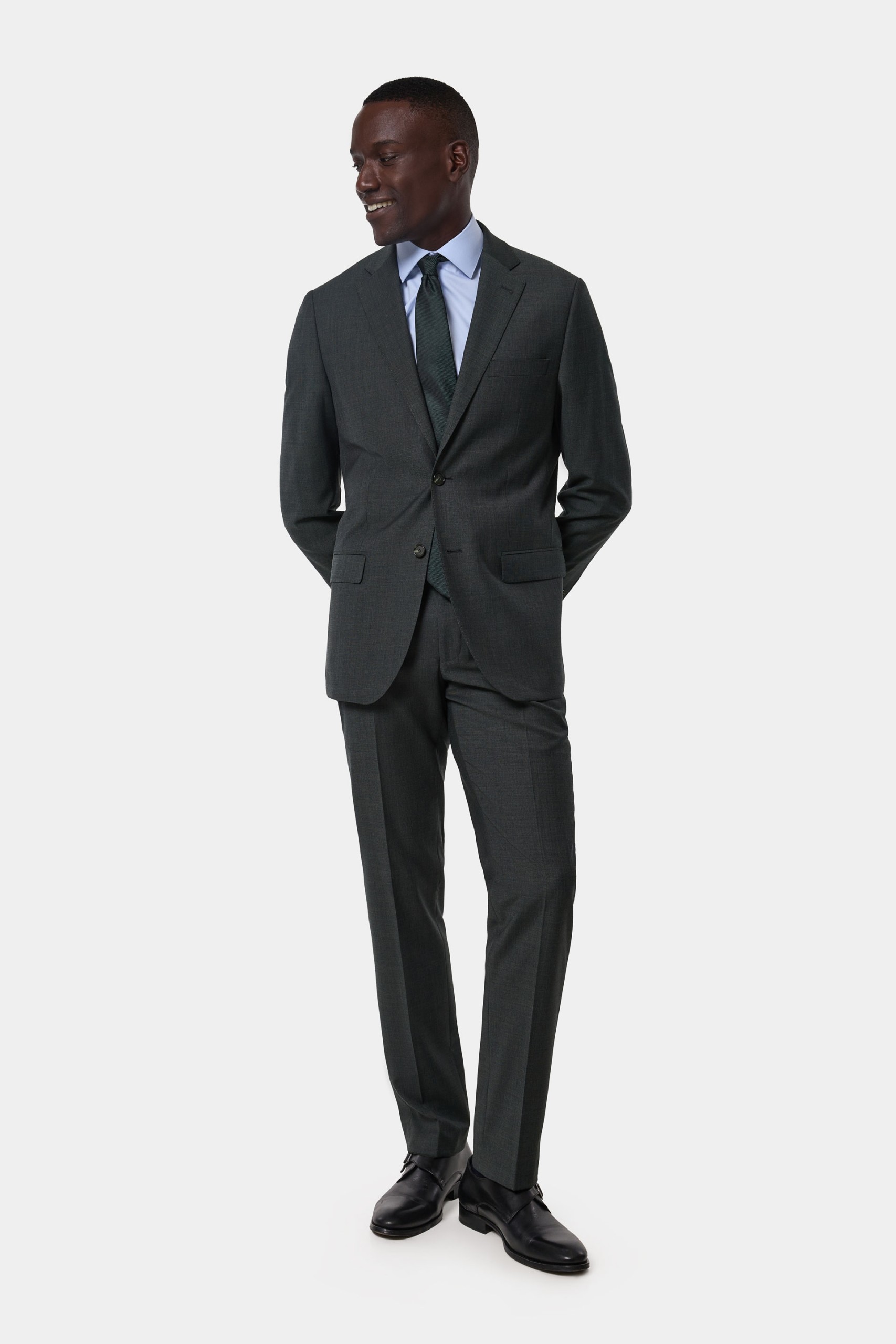 Traje clásico de corte regular en lana