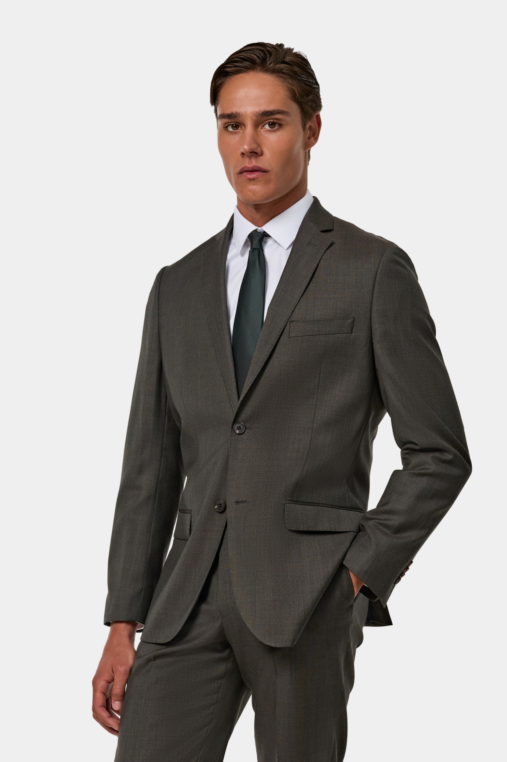 Traje clásico de corte regular en lana