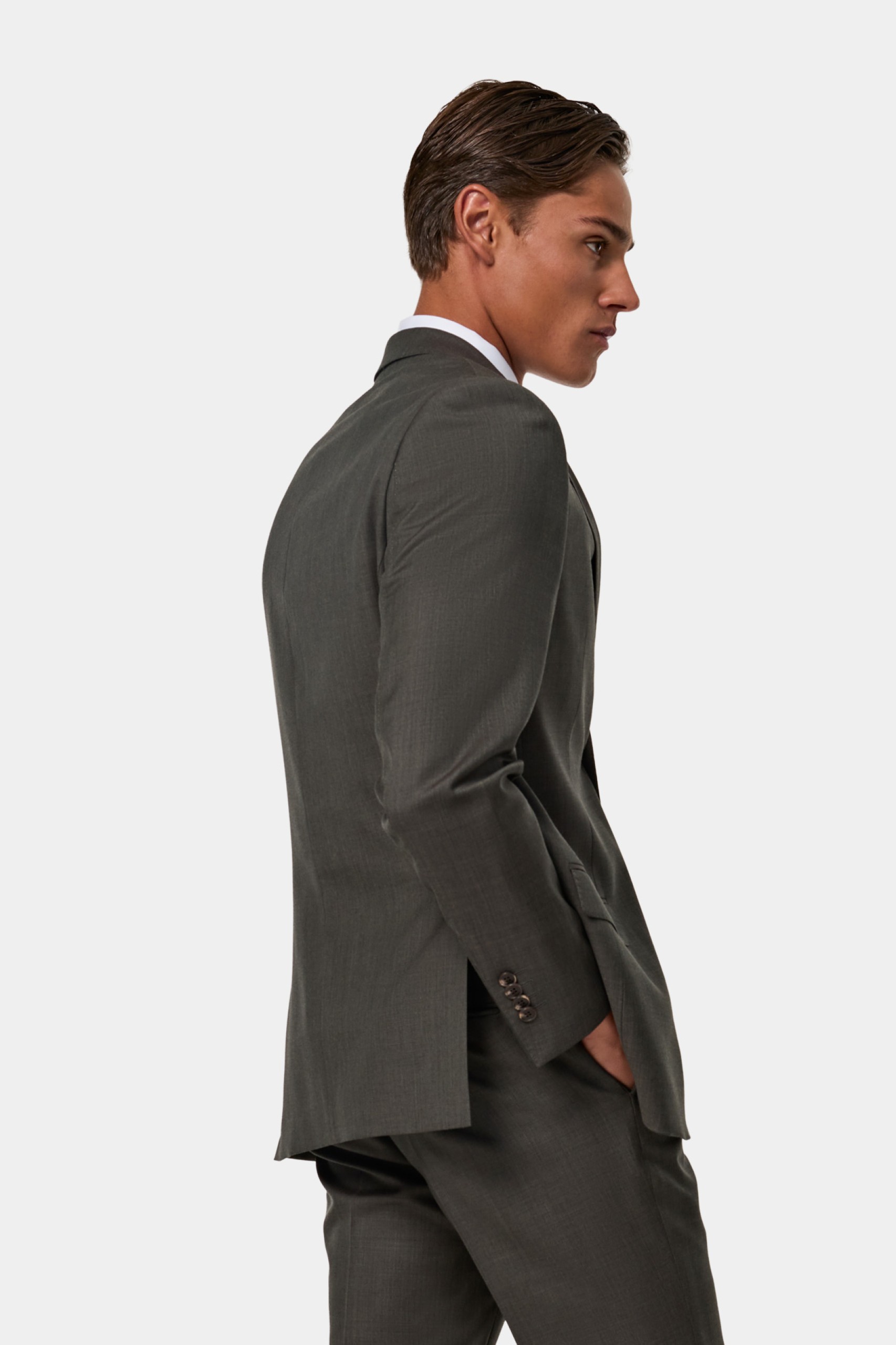 Traje clásico de corte regular en lana