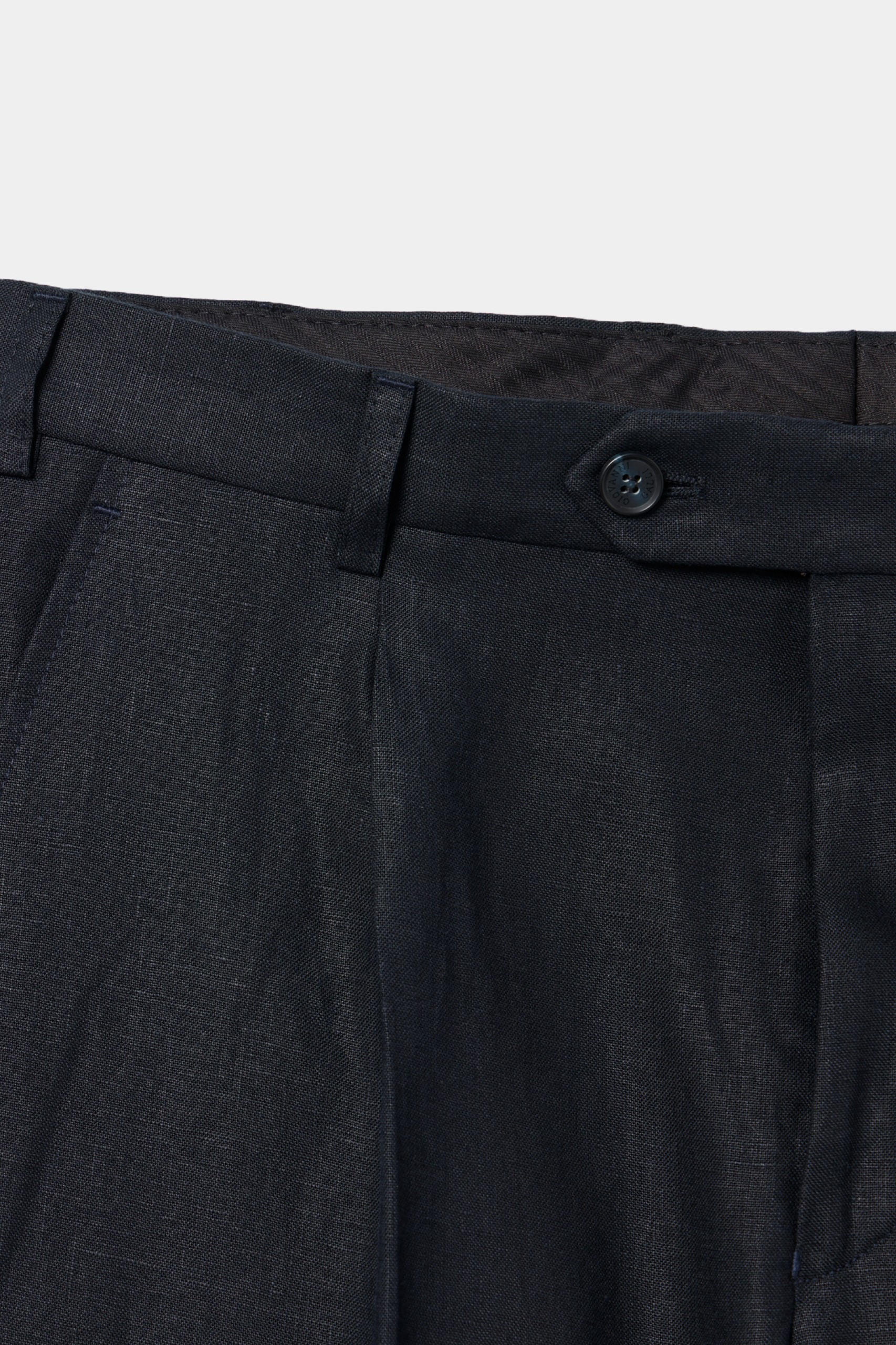 Pantalones clásicos de lino