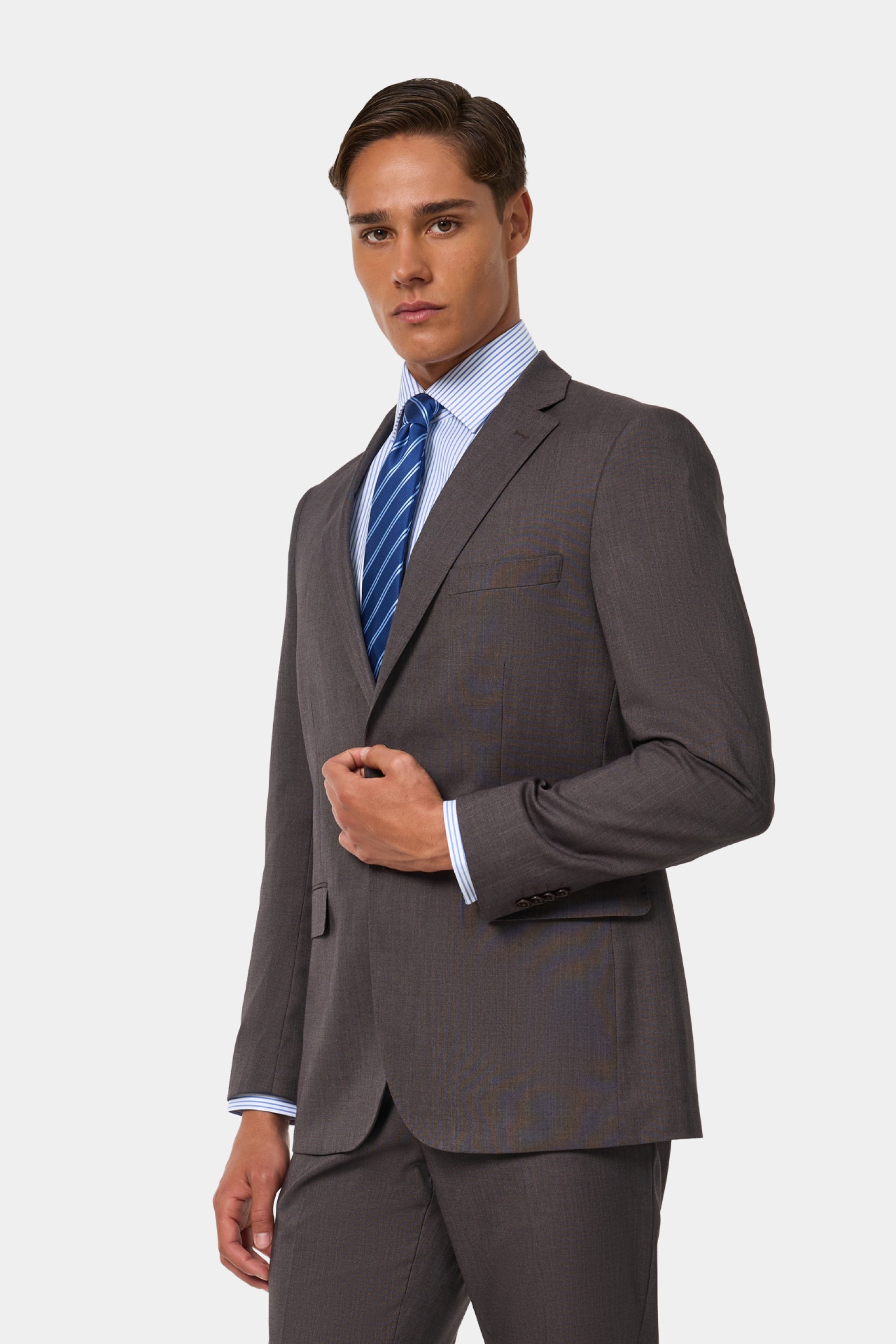 Traje clásico de corte regular