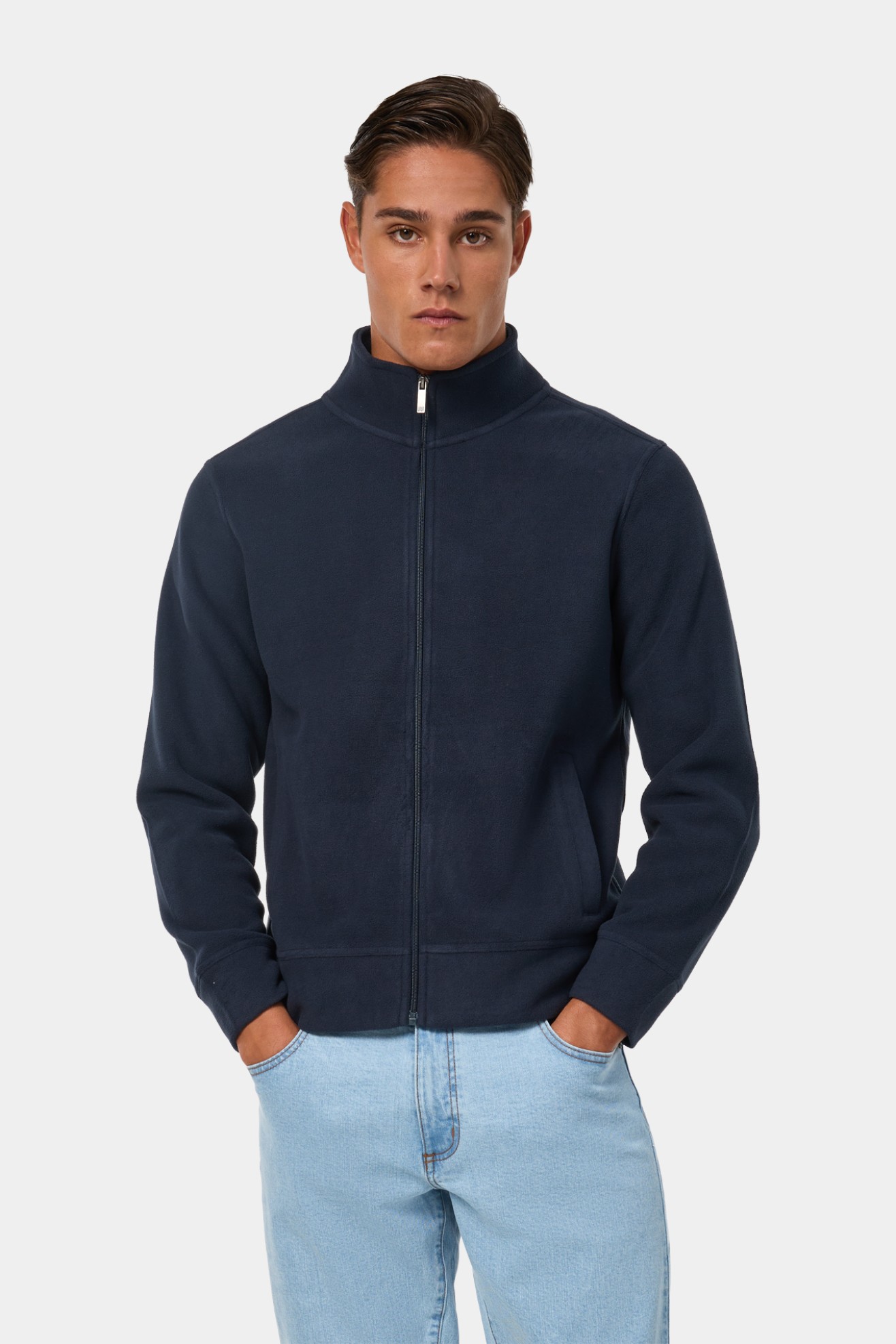 Abrigo de cuello alto azul marino