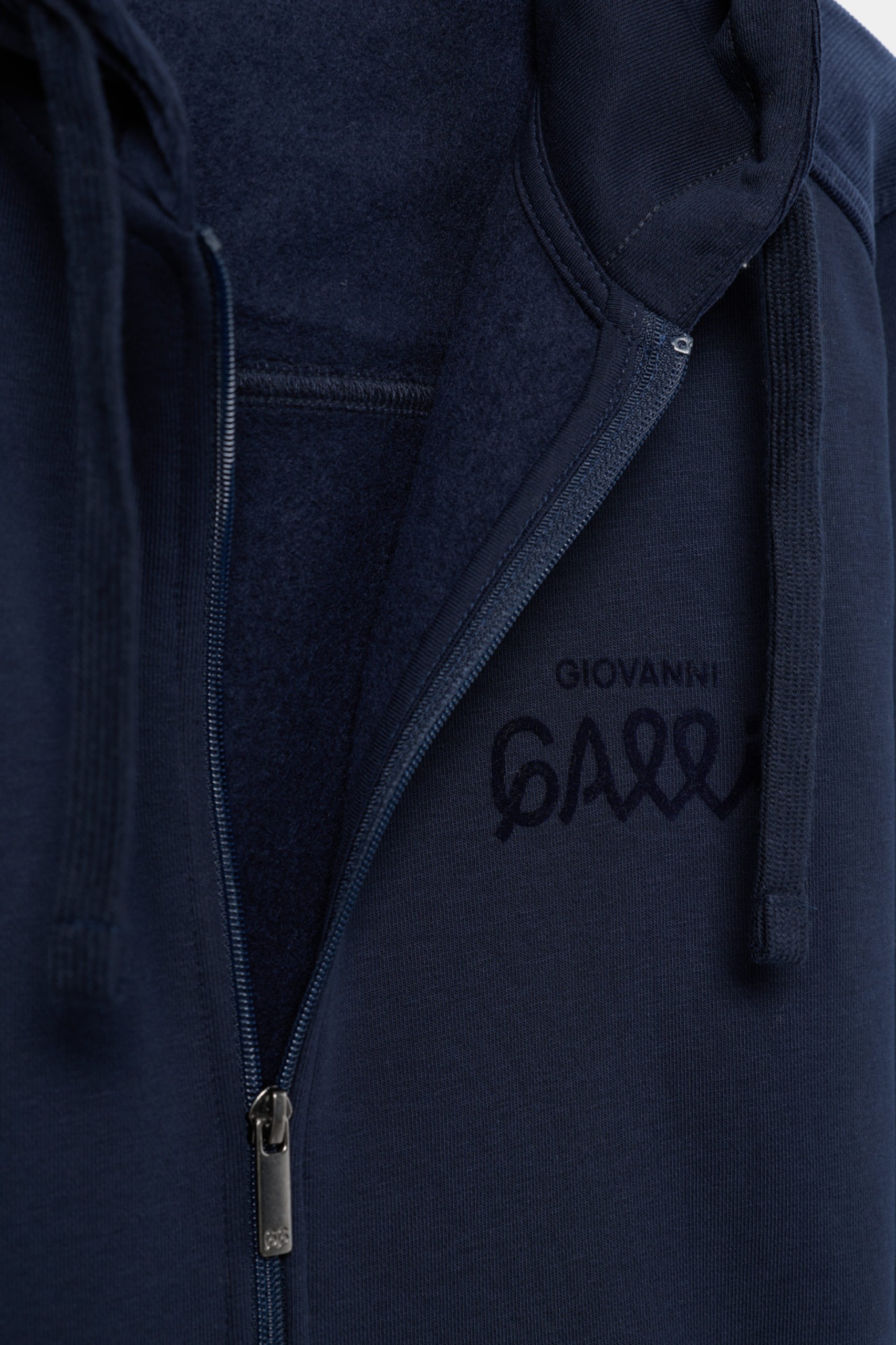 Chaqueta con capucha azul marino