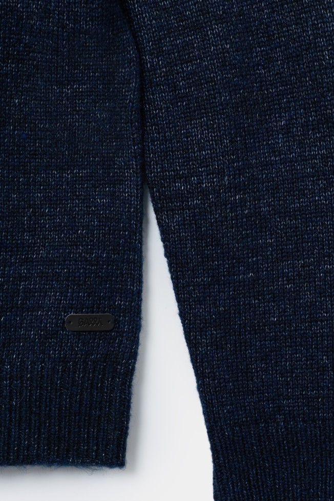Camisola de malha tricotada em azul Camisola de malha tricotada em azul