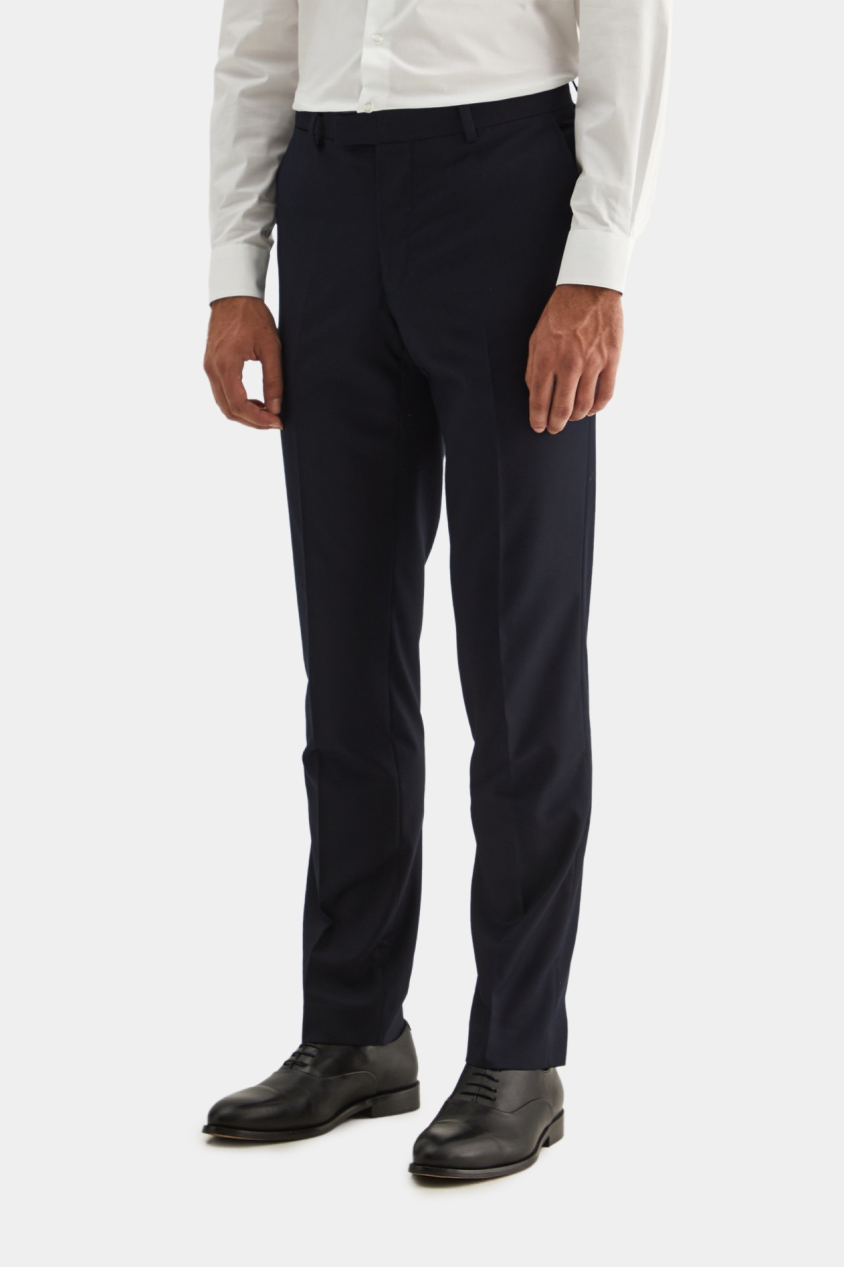 Pantalón slim fit clásico