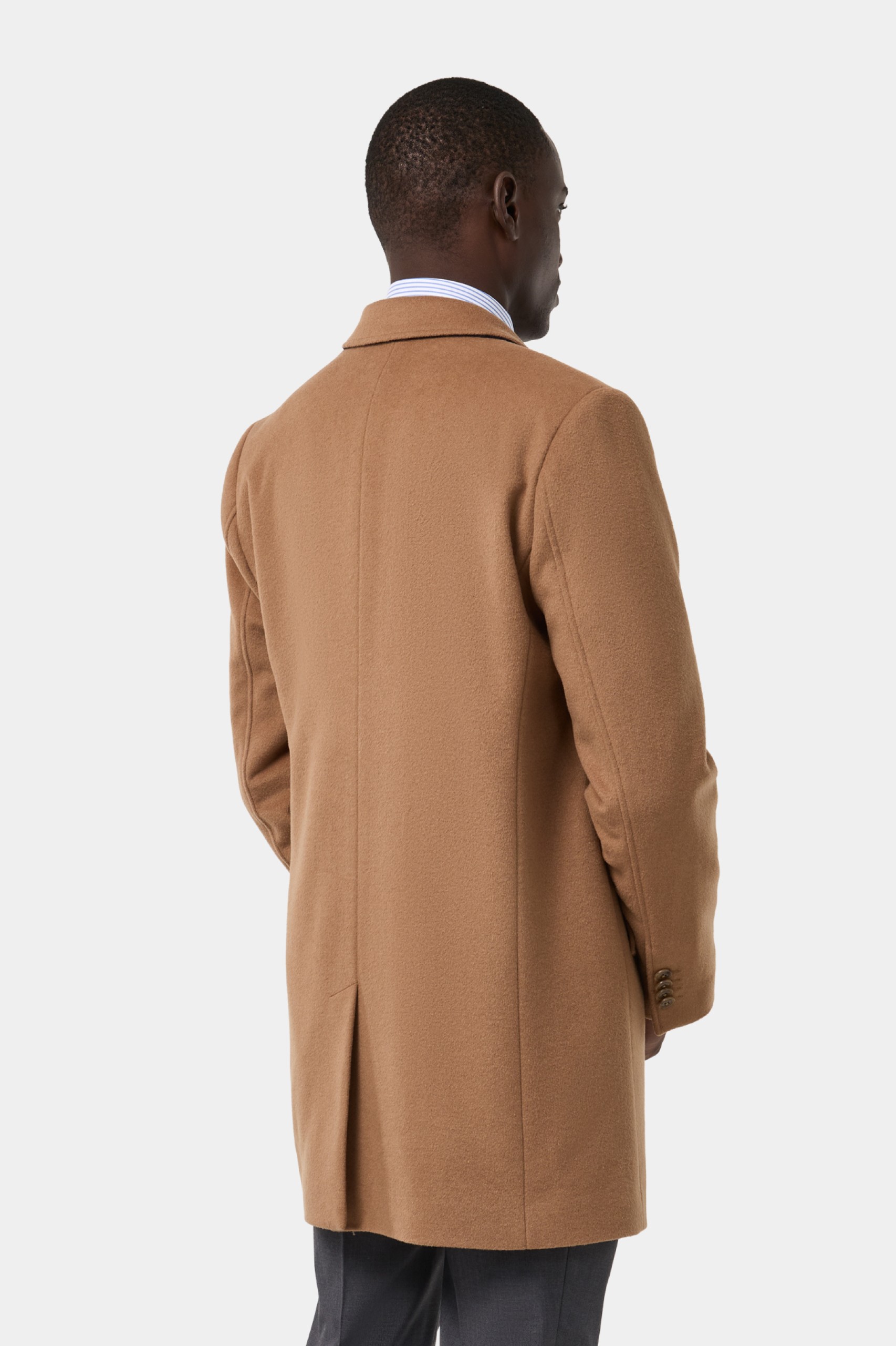 Sobretudo clássico em lã