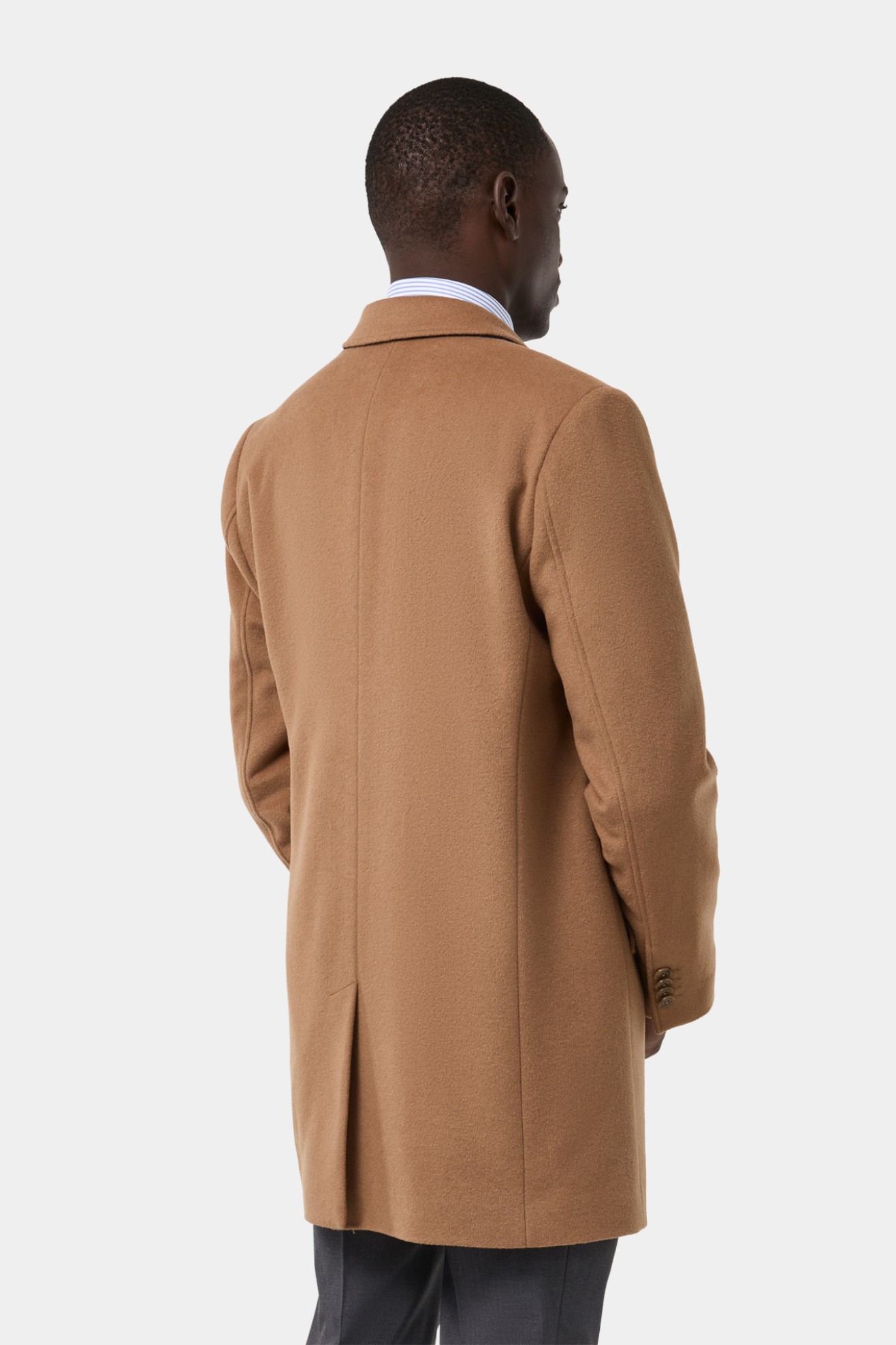 Sobretudo clássico em lã