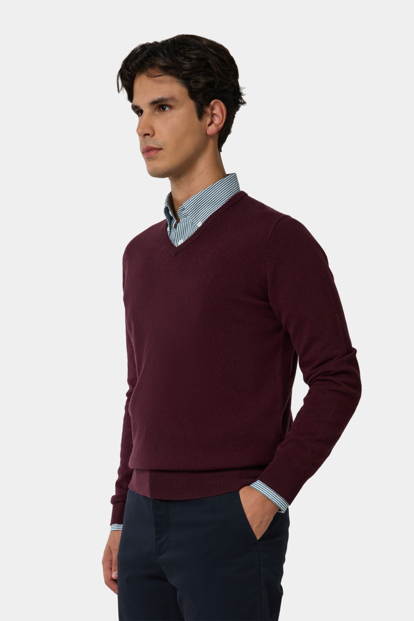 Camisola decote V com l� vermelha