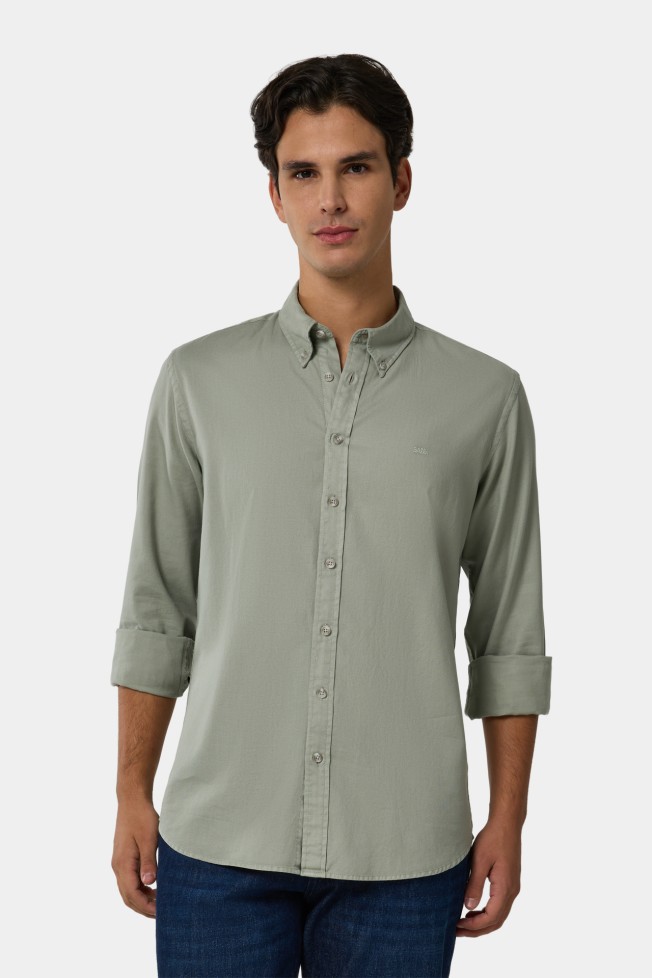 Camisa slim fit em algodão Camisa slim fit em algodão