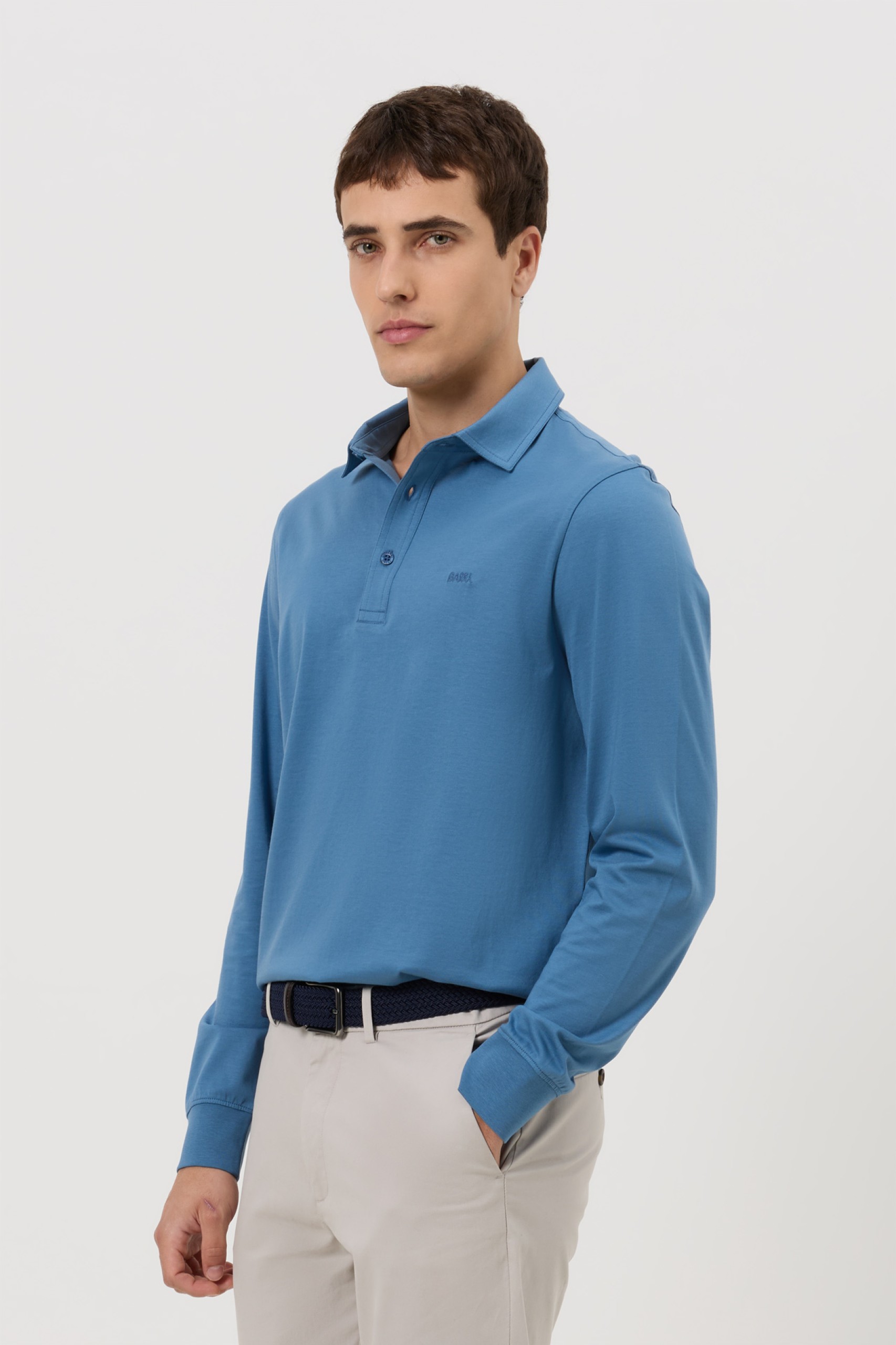 Polo de manga larga corte regular, color azul
