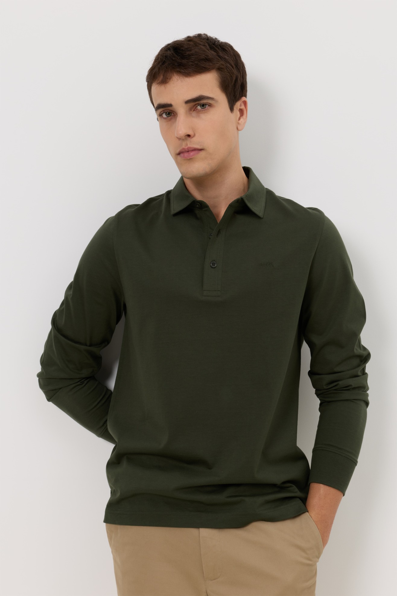 Polo de manga comprida regular fit caqui