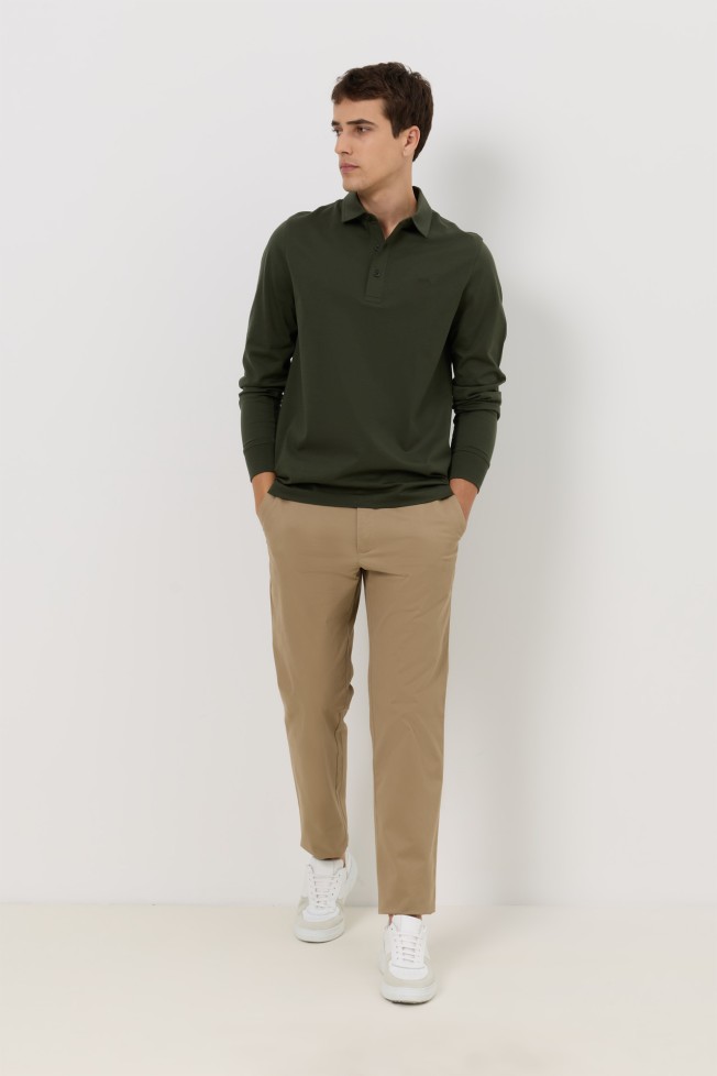 Polo de manga comprida regular fit caqui