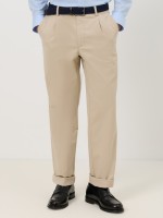 Pantalones chinos con pinza