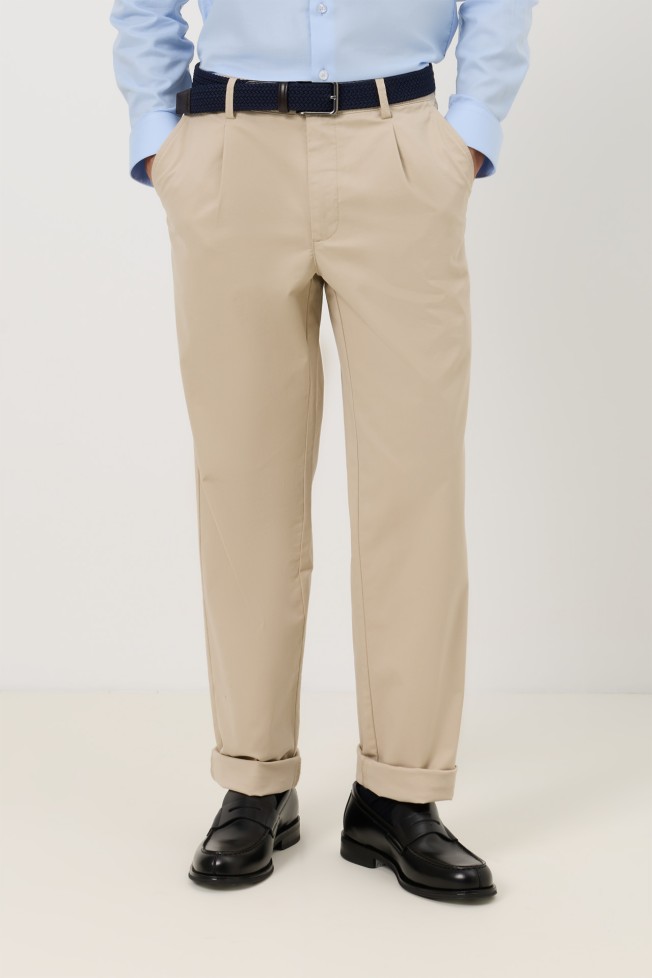Pantalones chinos con pinza
