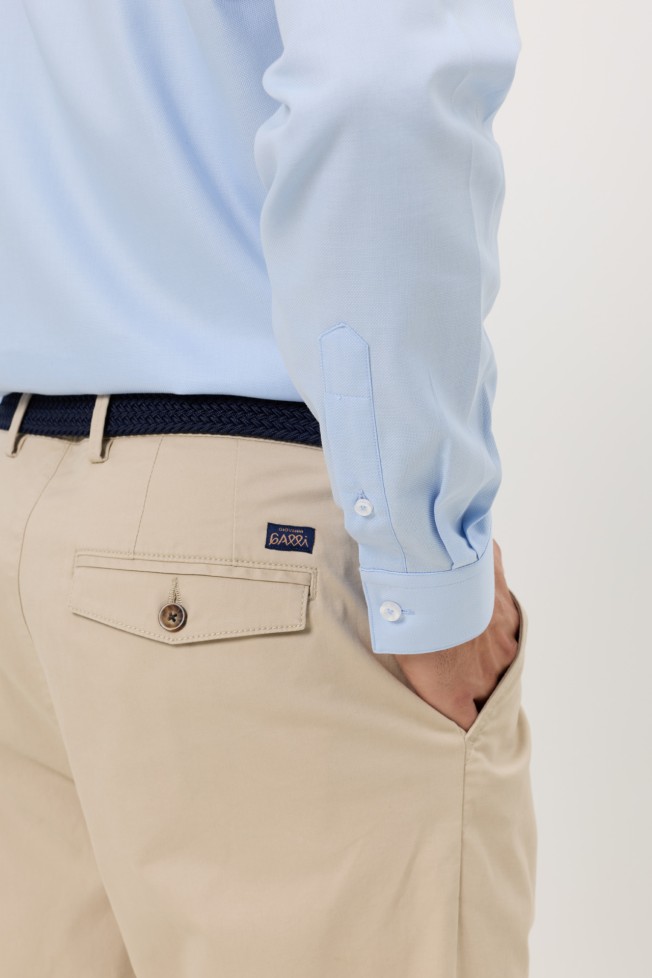 Pantalones chinos con pinza