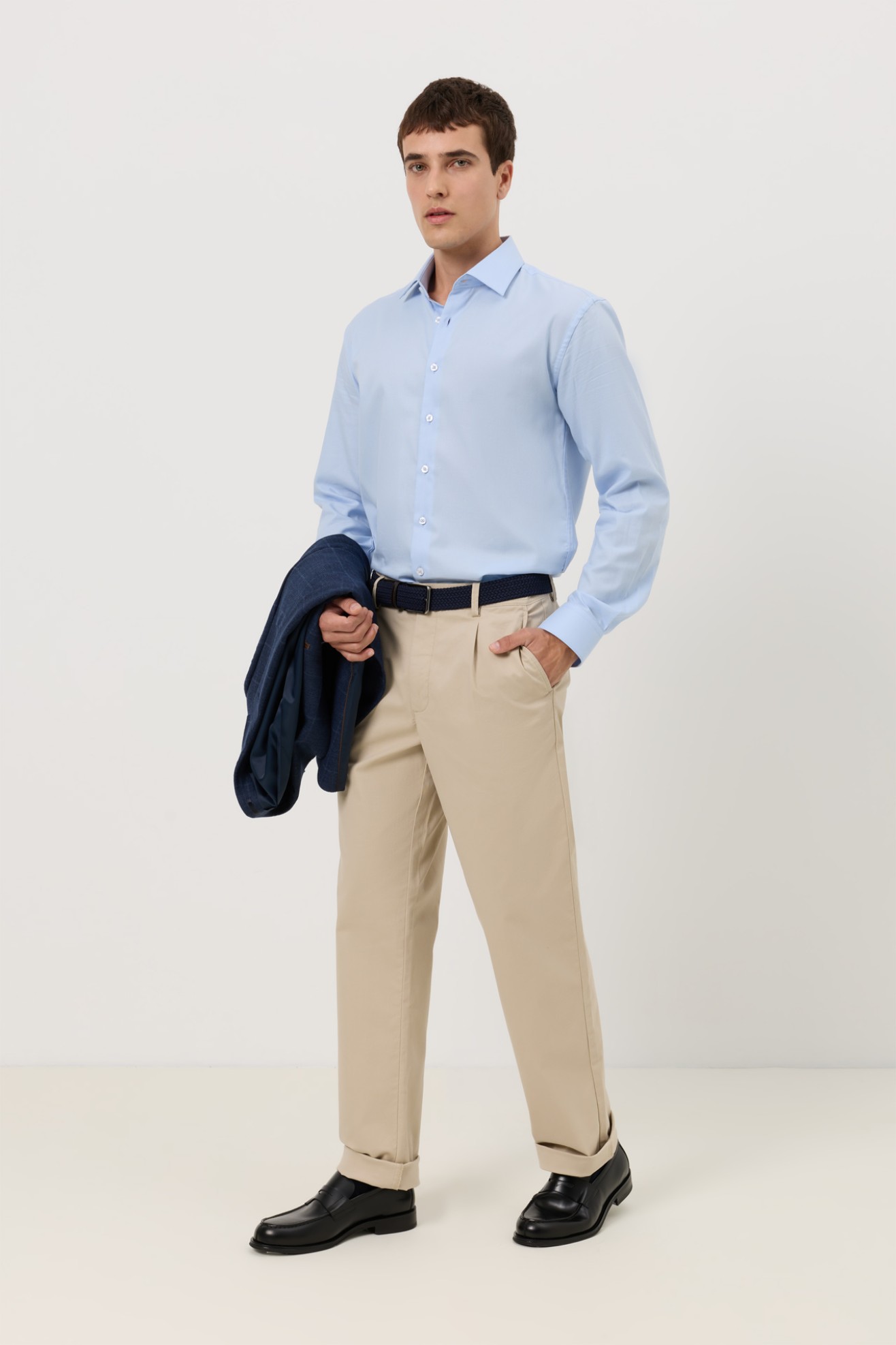 Pantalones chinos con pinza