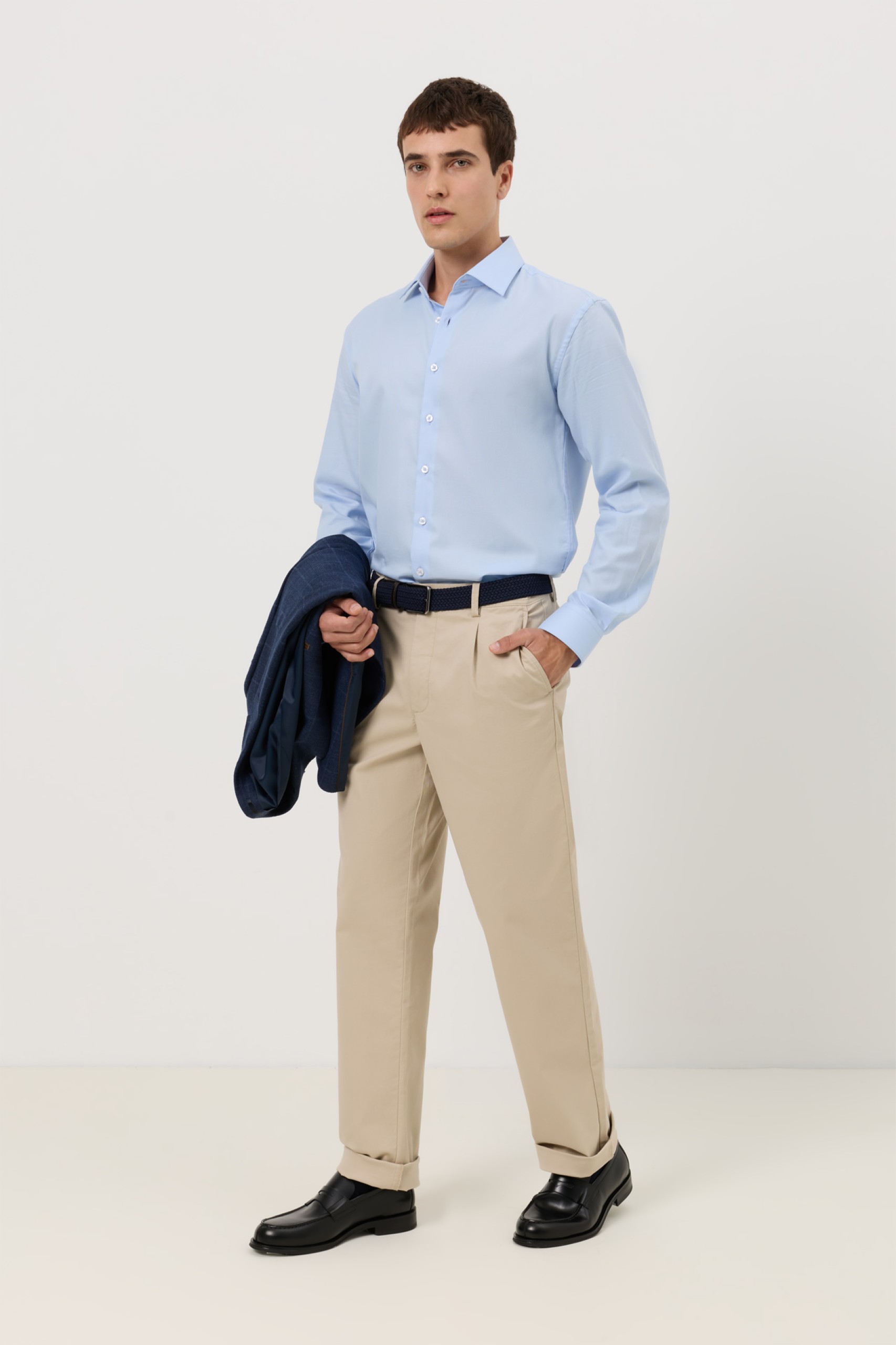 Pantalones chinos con pinza