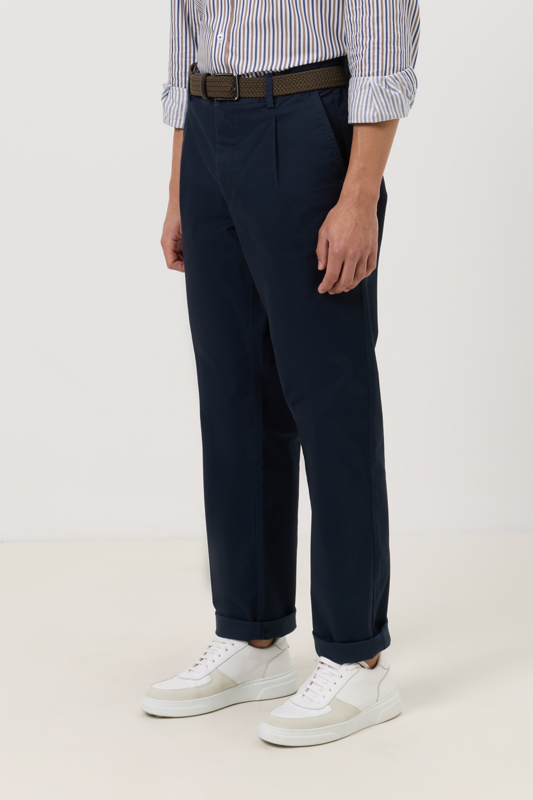 Pantalones chinos con pinza