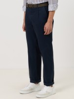 Pantalones chinos con pinza