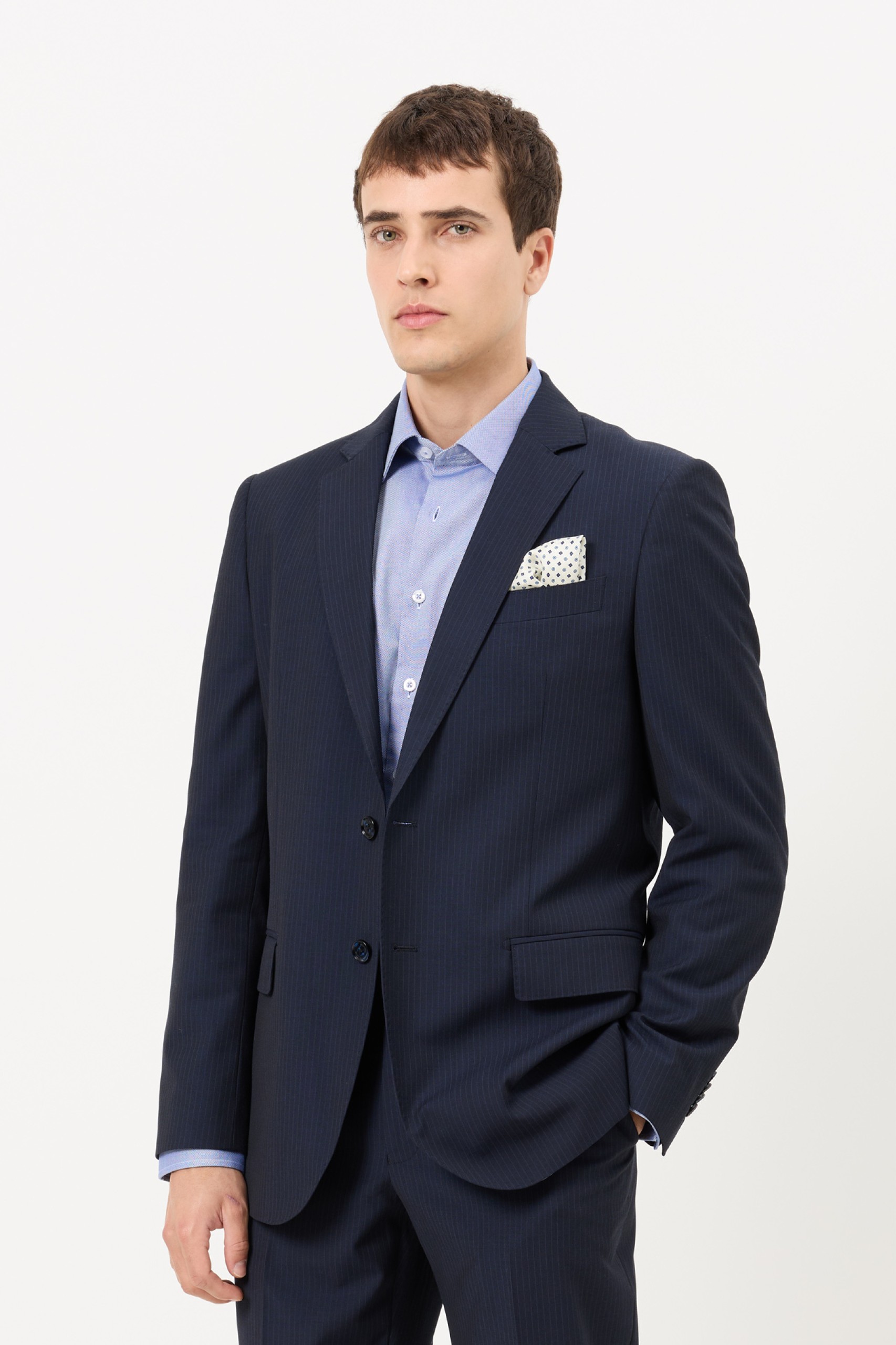 Traje clásico de corte regular