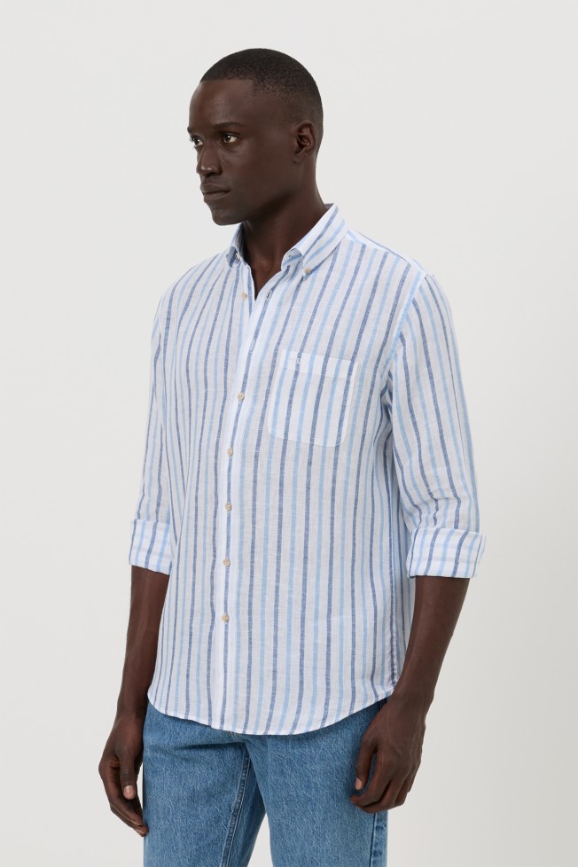 Camisa em linho regular fit Camisa em linho regular fit