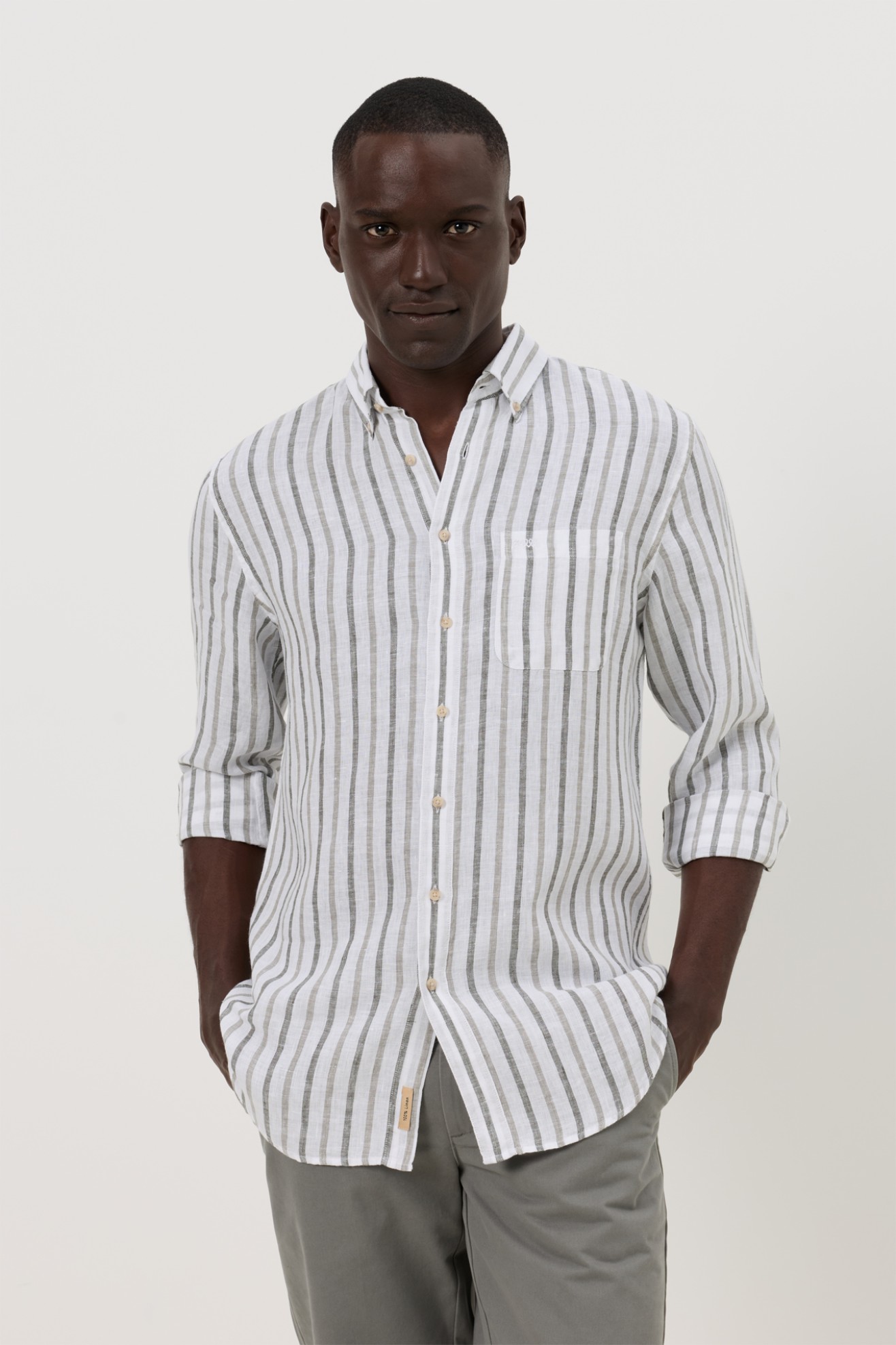 Camisa em linho regular fit