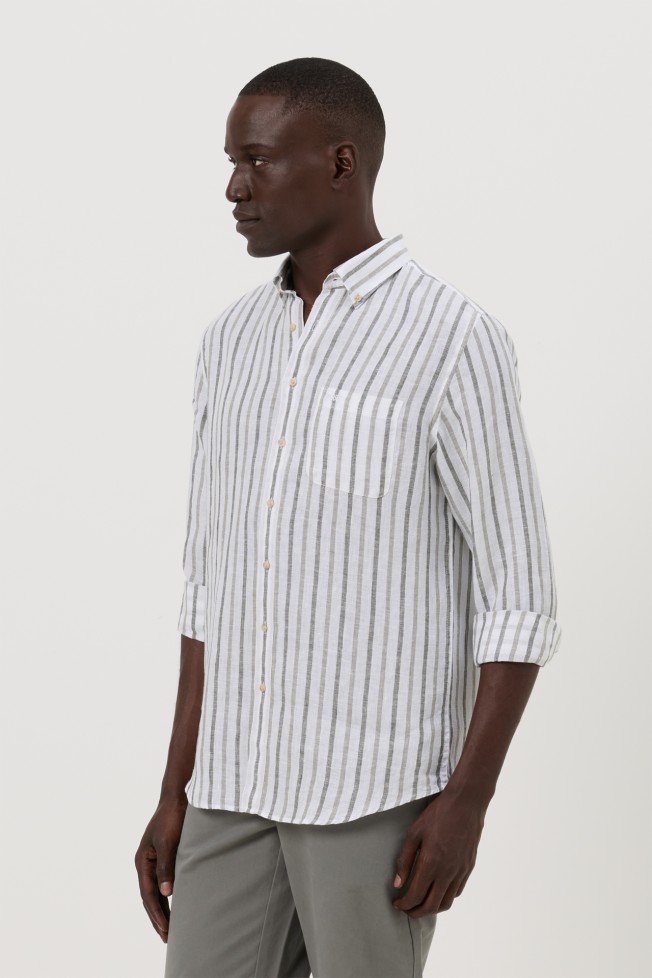 Camisa em linho regular fit