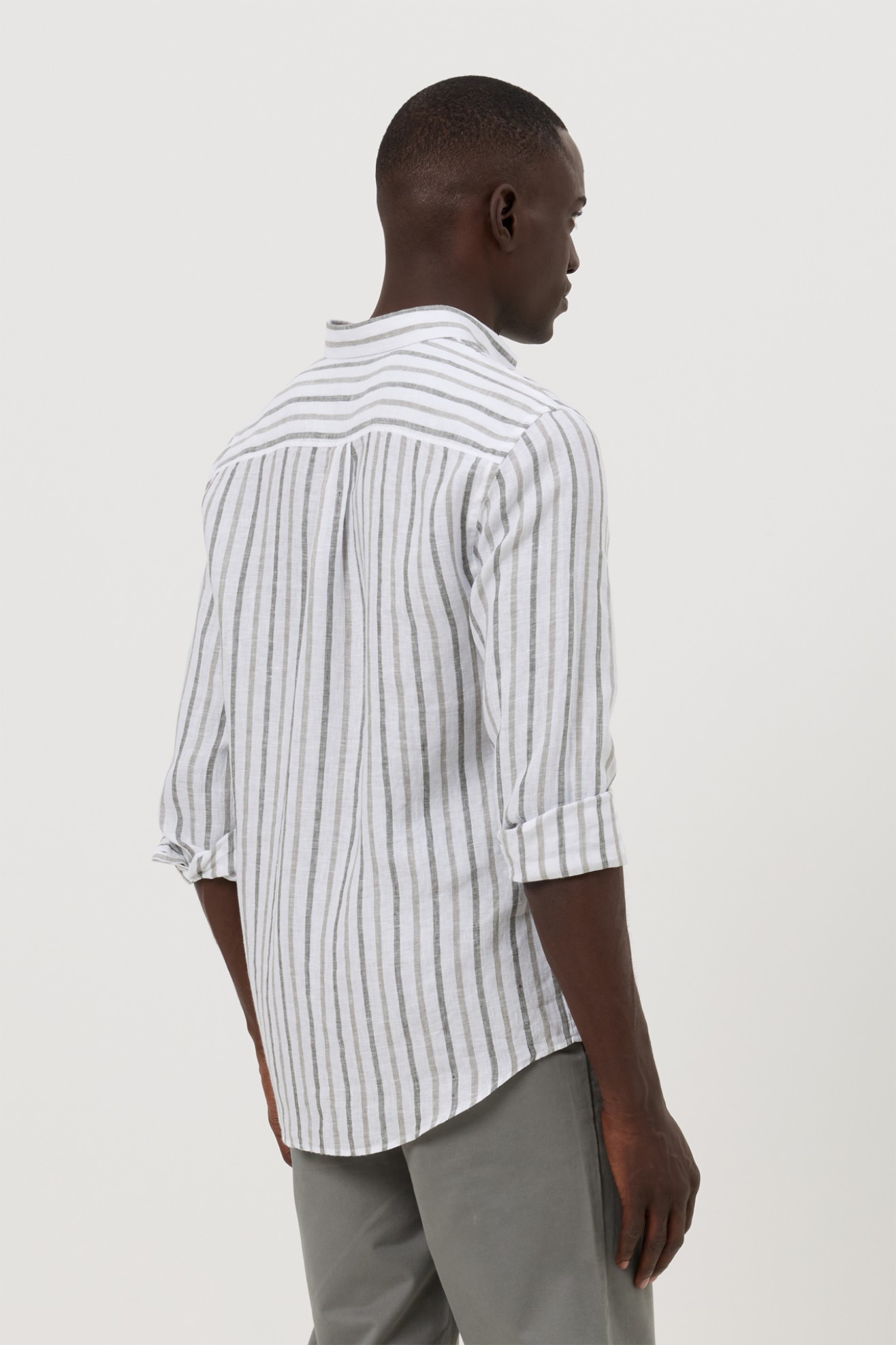 Camisa em linho regular fit