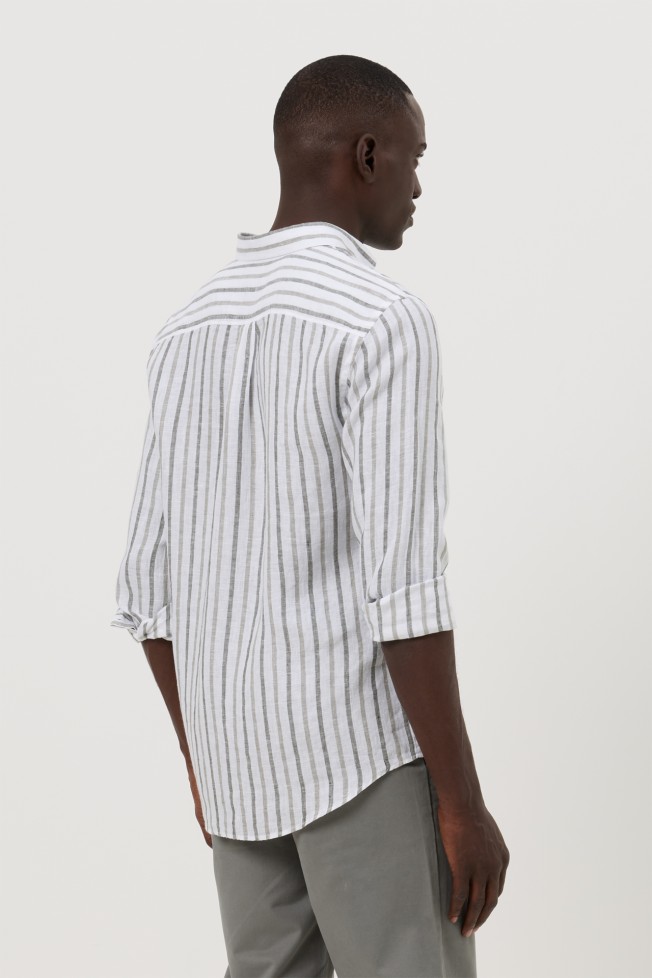 Camisa em linho regular fit