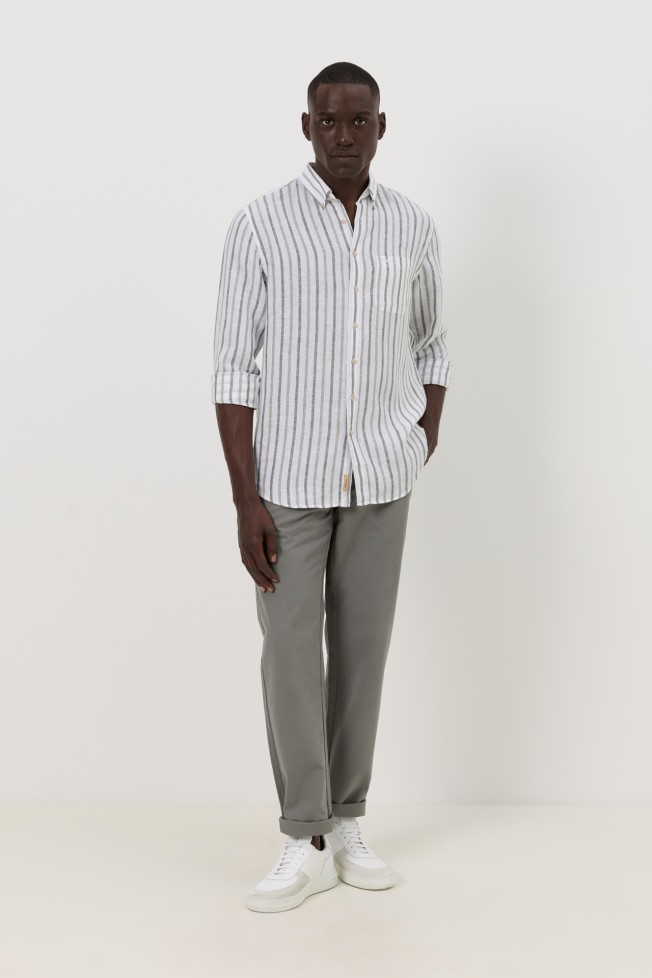 Camisa em linho regular fit