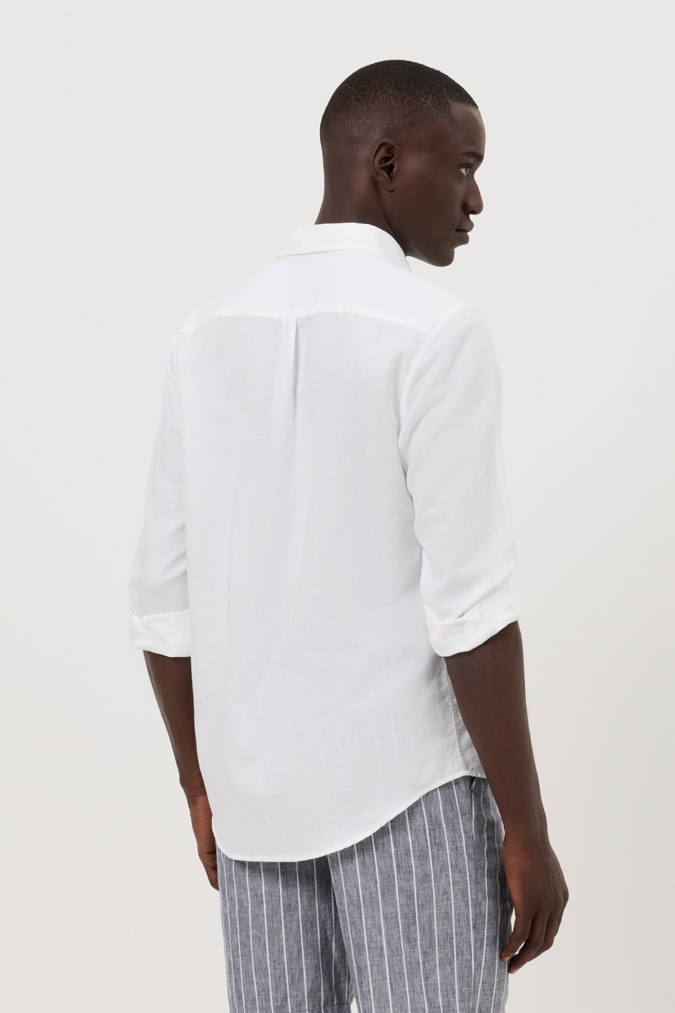 Camisa regular fit em linho e algod�o