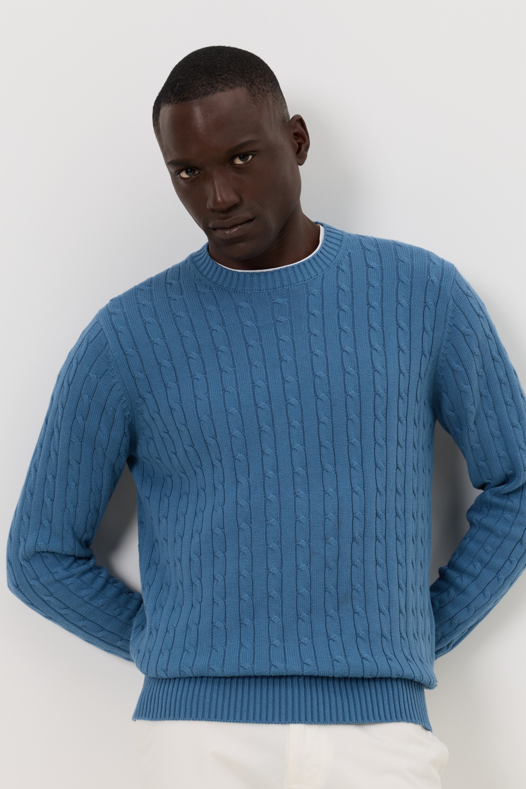 Jersey de punto azul grisáceo