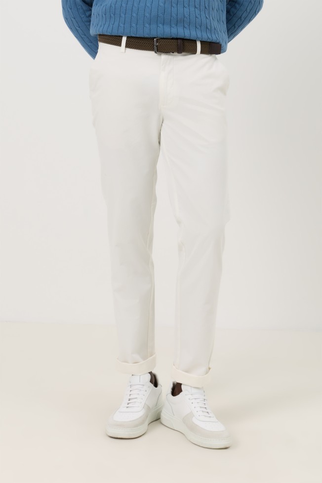 Cal�as chino slim fit em algod�o
