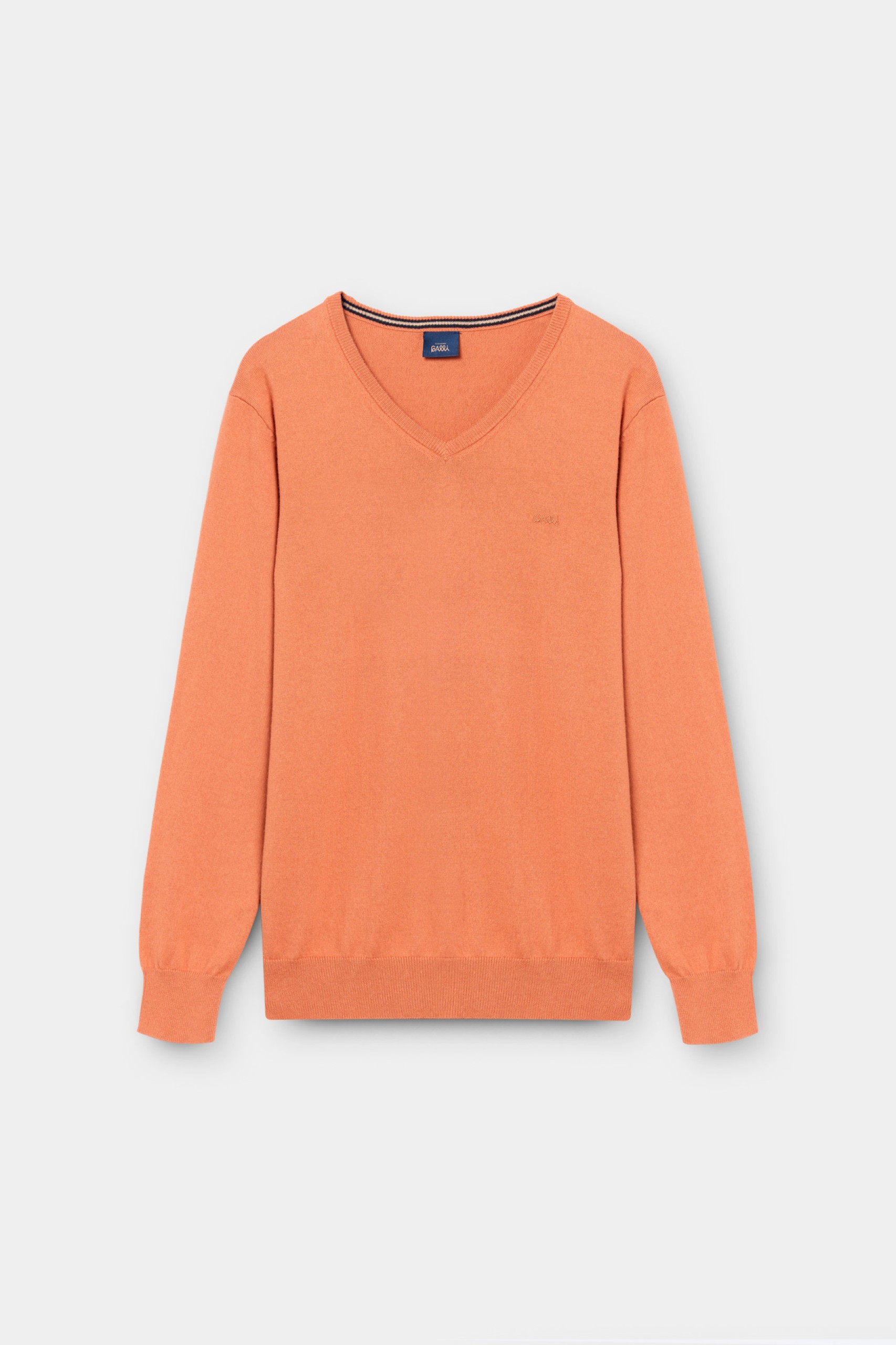 Jersey naranja con cuello en V