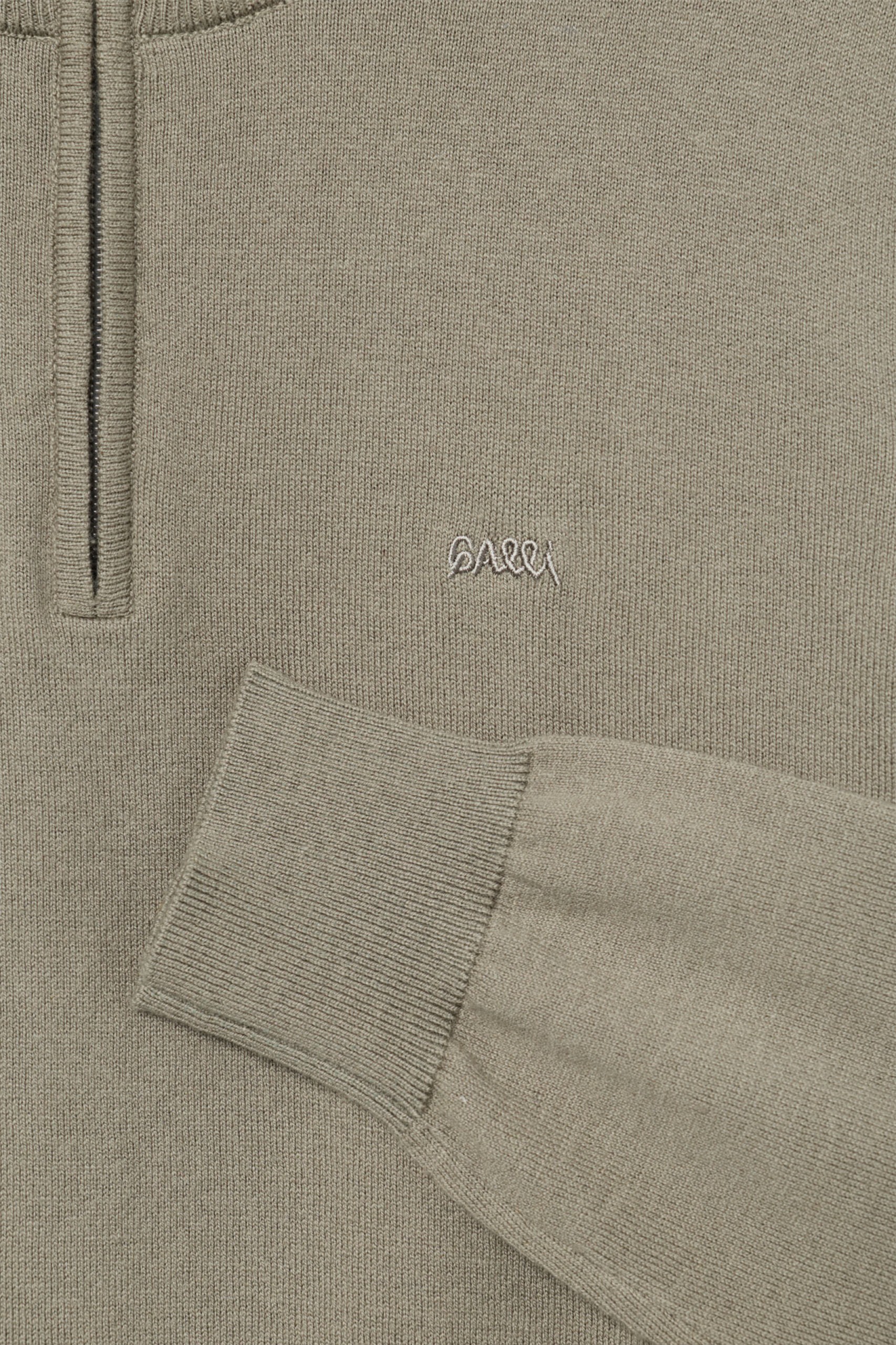 Jersey de cuello alto caqui con cremallera