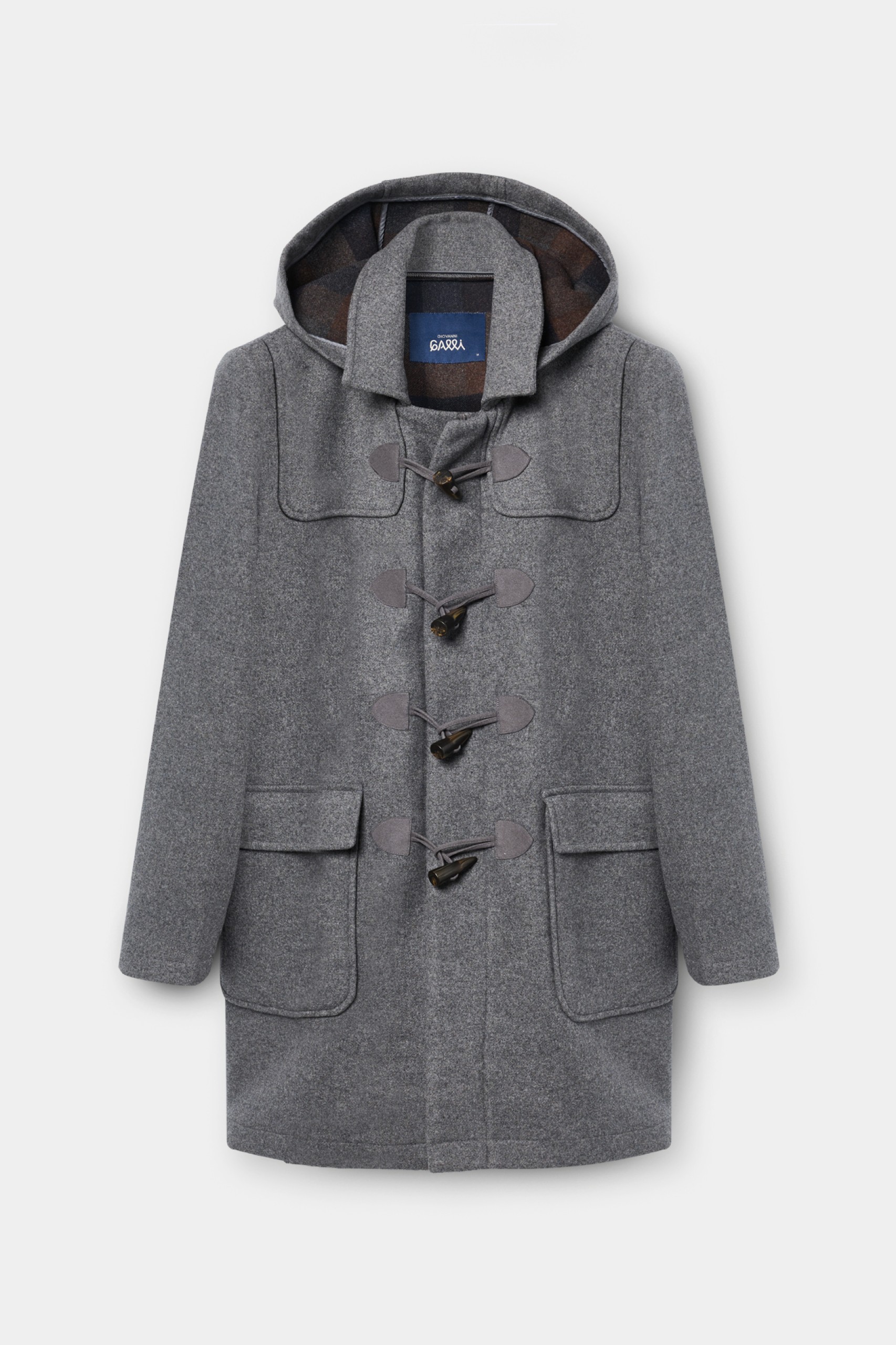 Sobretodo con capucha y alamares