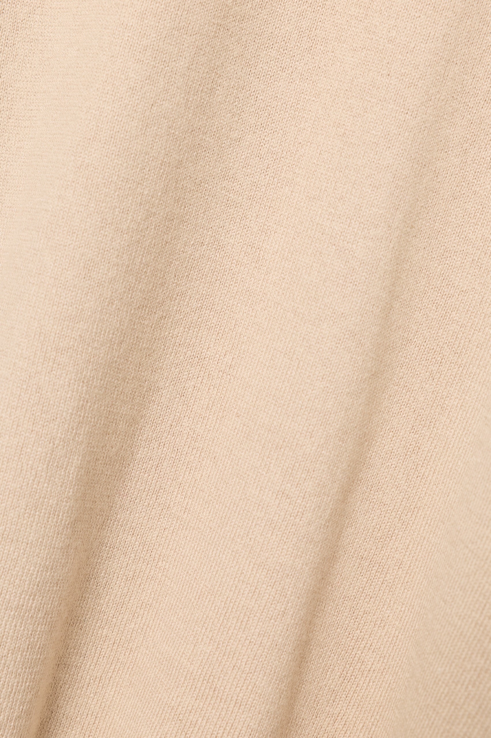 Jersey beige con cuello en V
