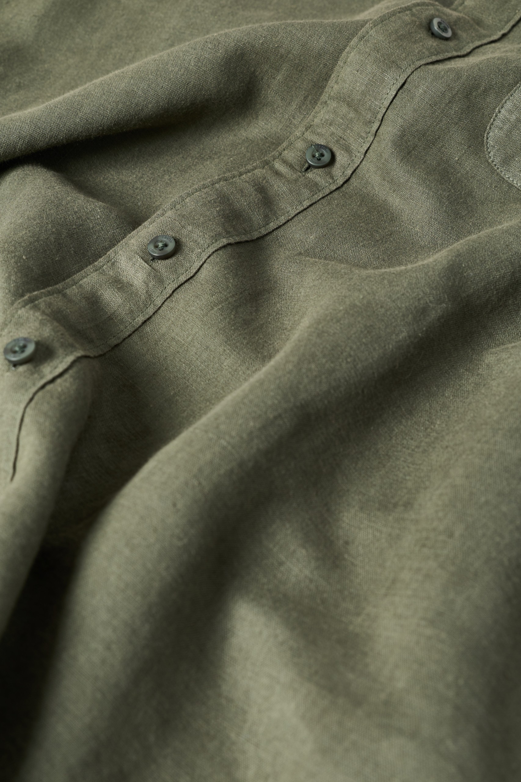 Camisa de corte regular en lino y algodón
