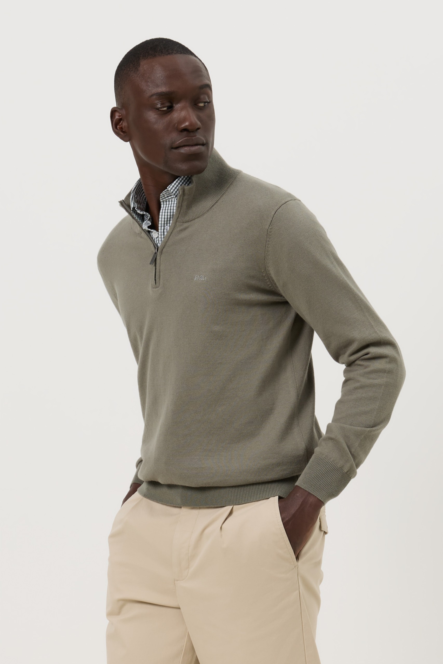 Jersey de cuello alto caqui con cremallera