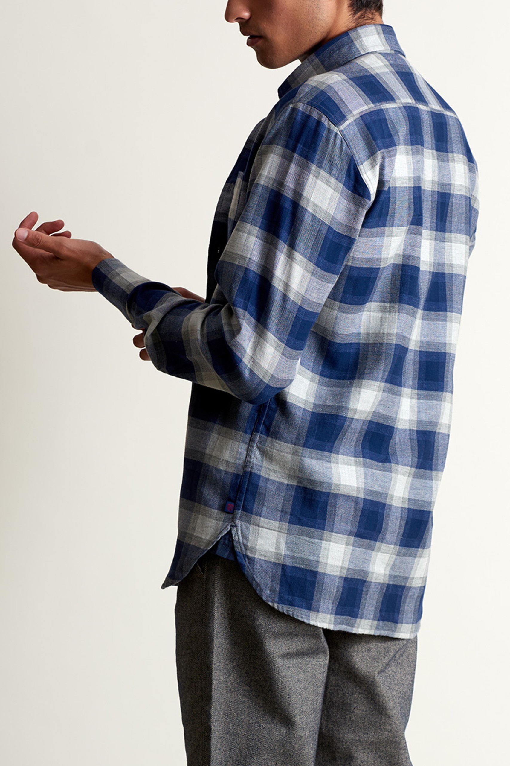 Camisa deportiva ajustada