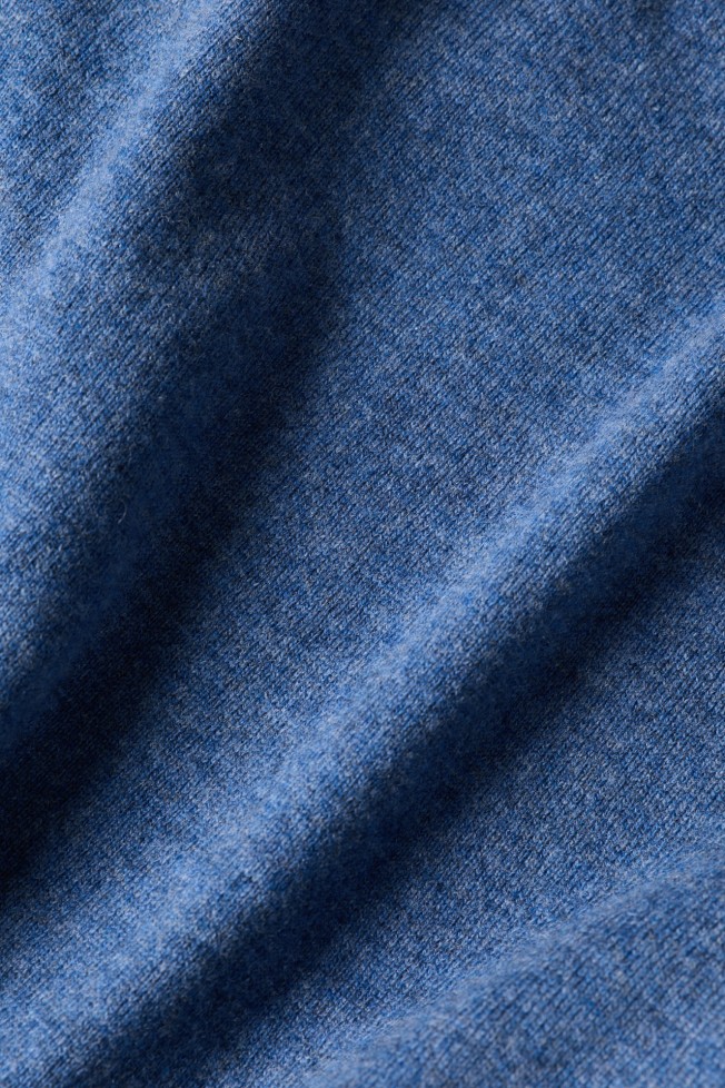 Cárdigan de punto azul con cuello en V Cárdigan de punto azul con cuello en V