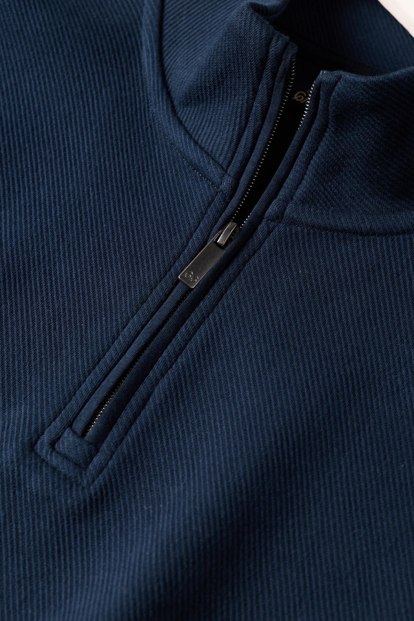 Camisola de malha com fecho