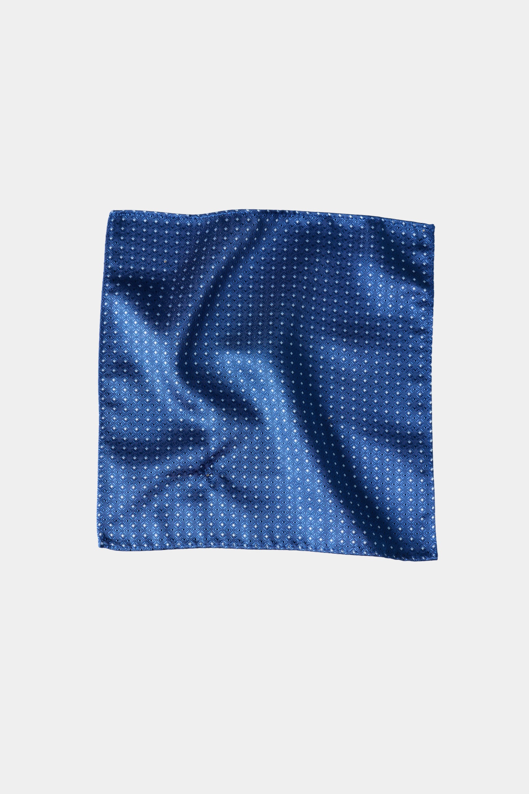 Conjunto de pañuelo y corbata