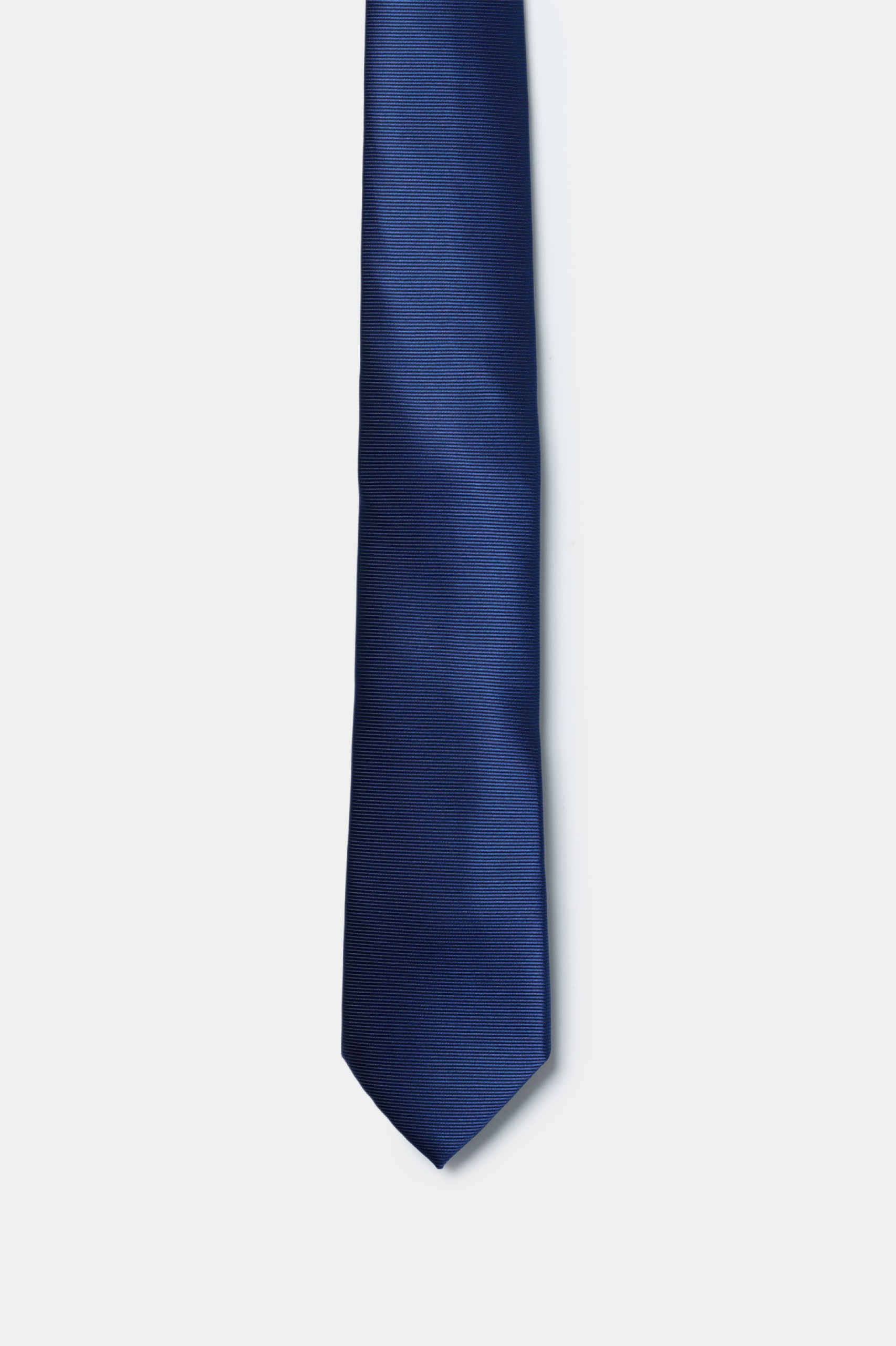 Conjunto de pañuelo y corbata