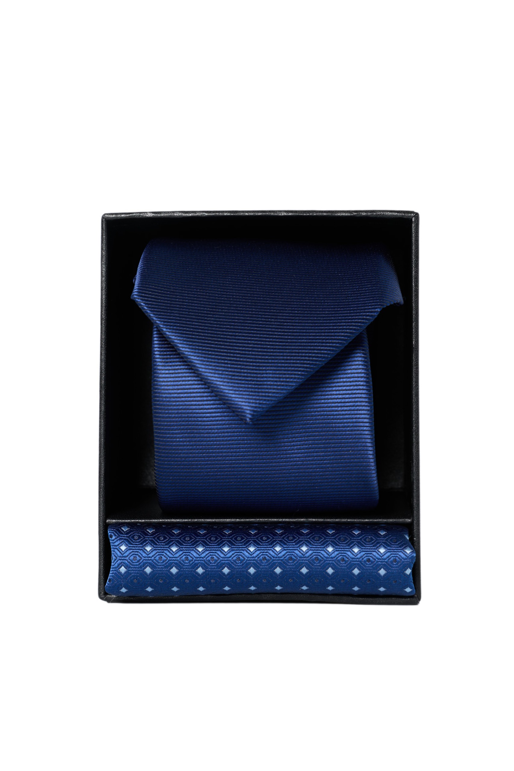 Conjunto de pañuelo y corbata