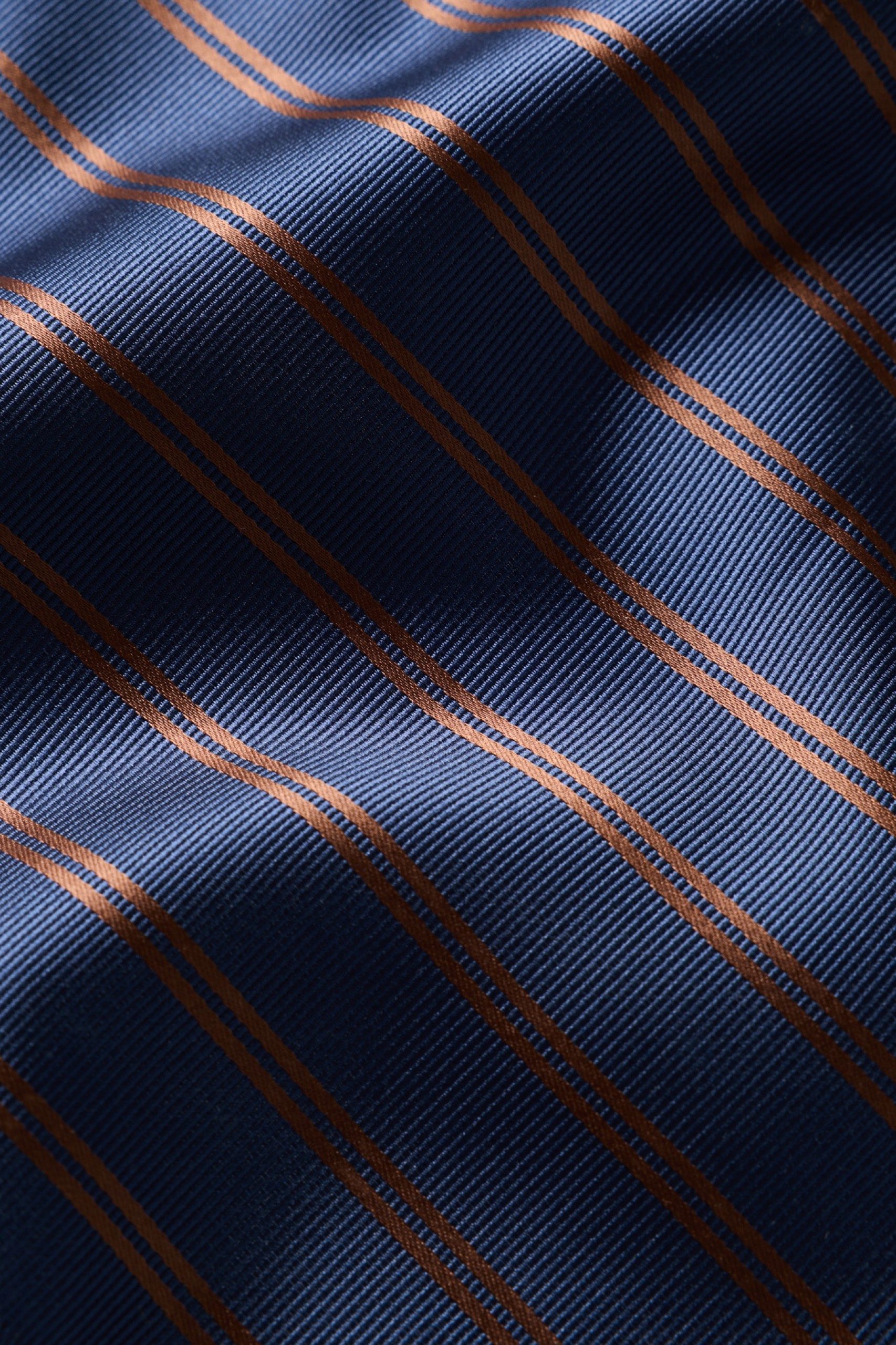 Conjunto de pañuelo y corbata