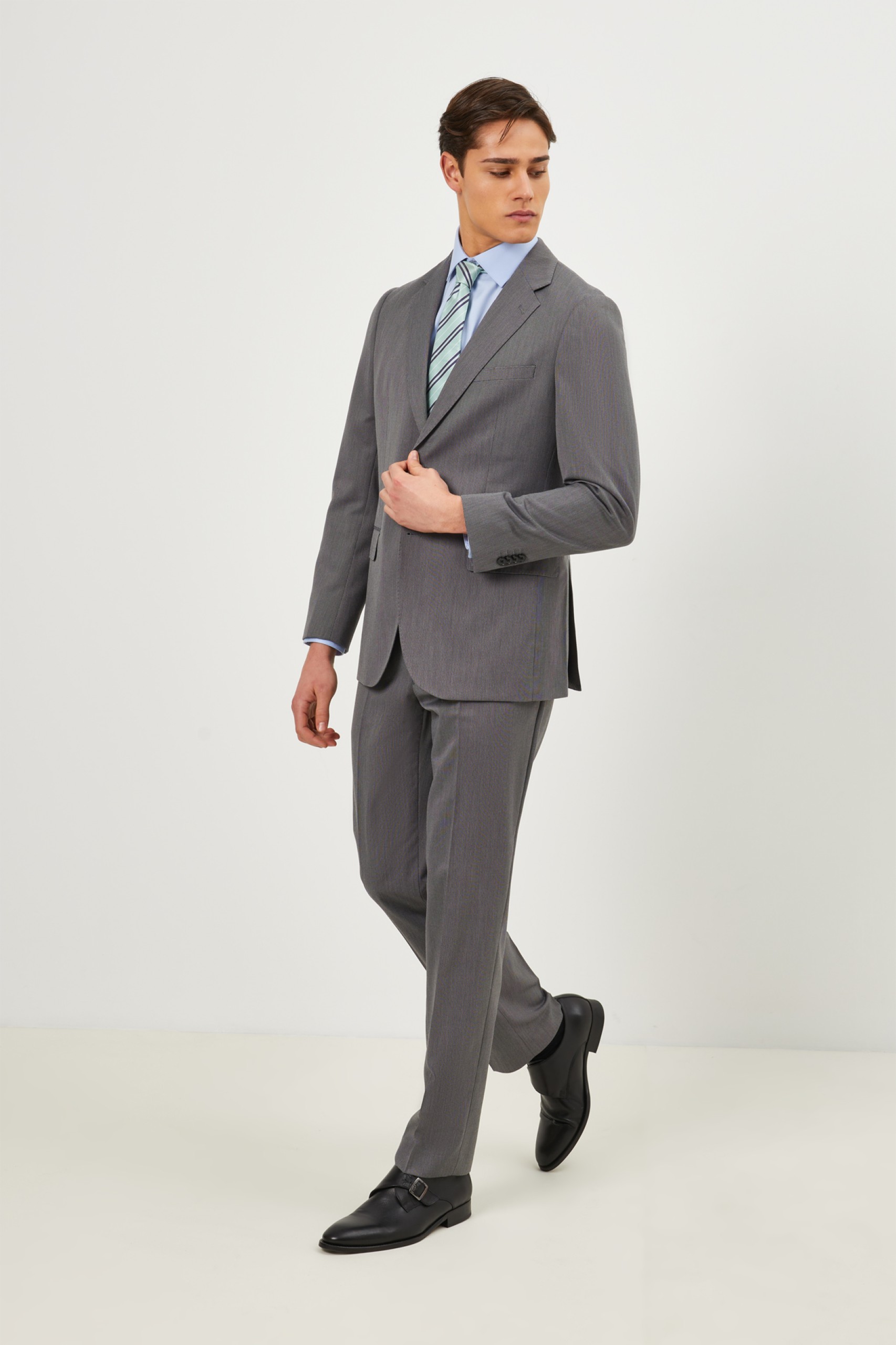 Traje regular fit clásico