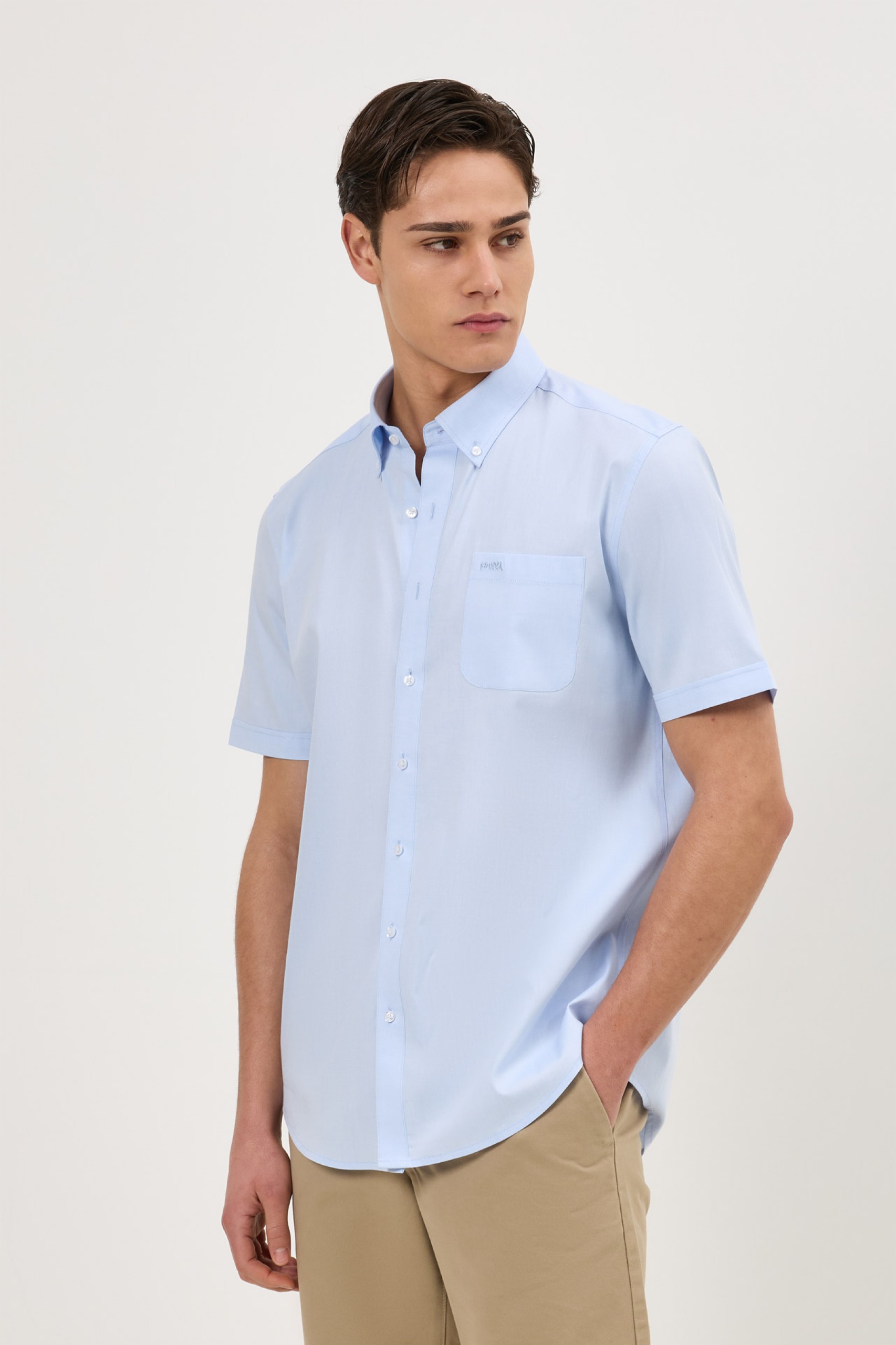 Camisa Oxford de manga corta de corte regular