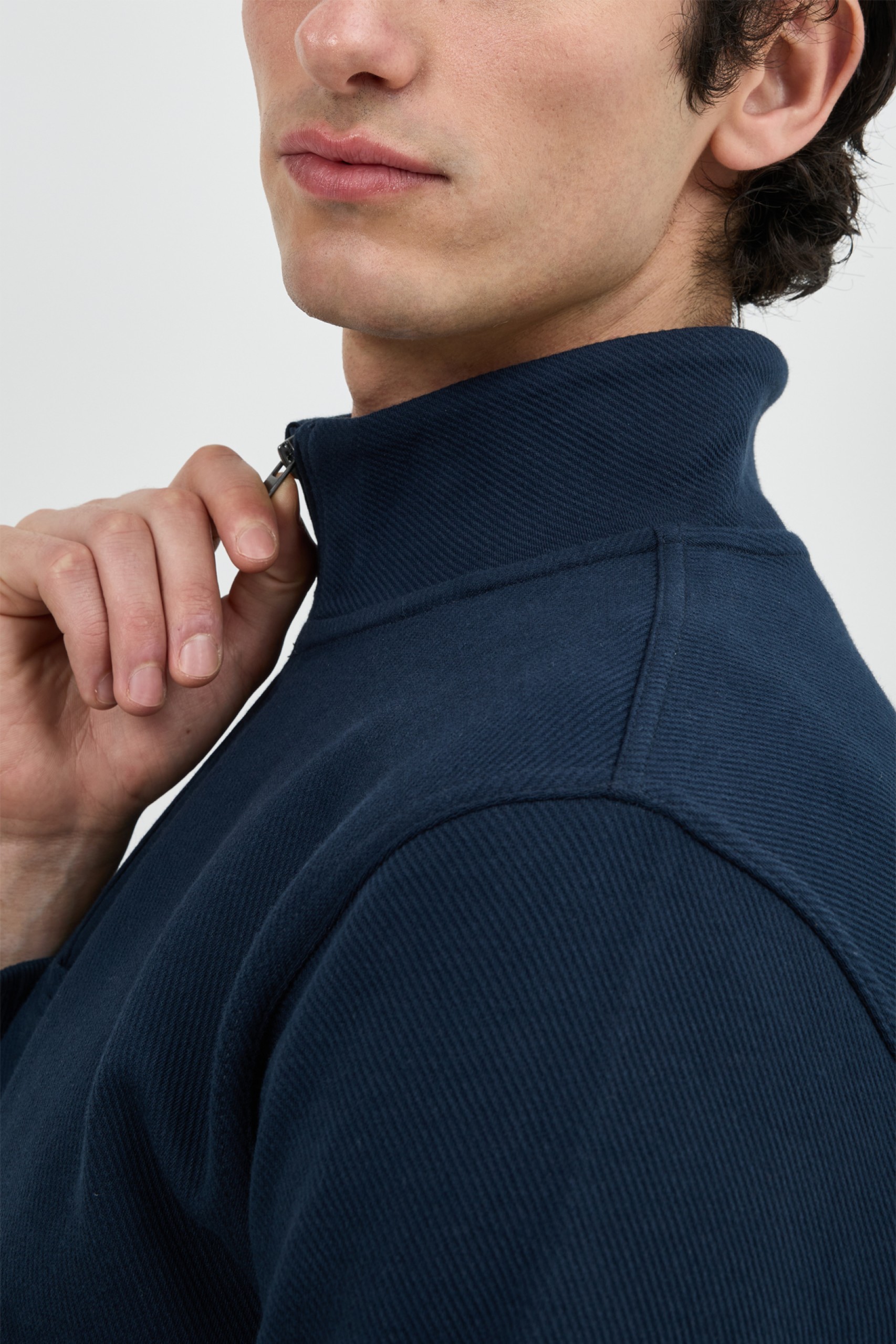 Camisola de malha com fecho