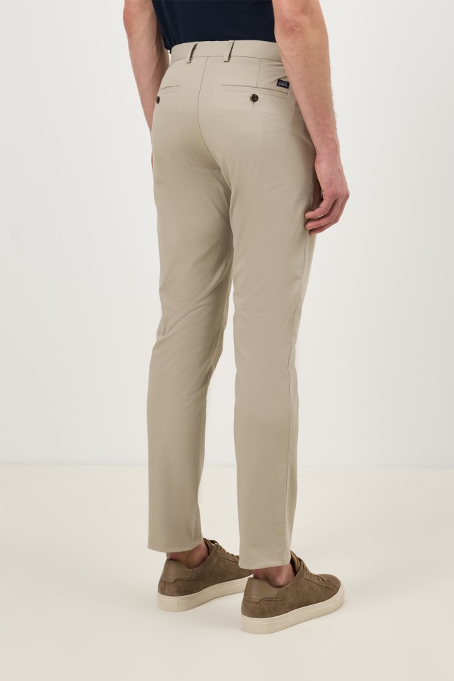 Cal�as chino slim fit